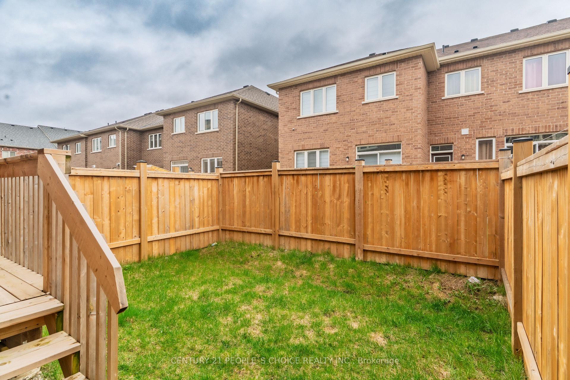 Photo 36 of 61 Finegan Circle, Brampton, Northwest Brampton — HOMEH
