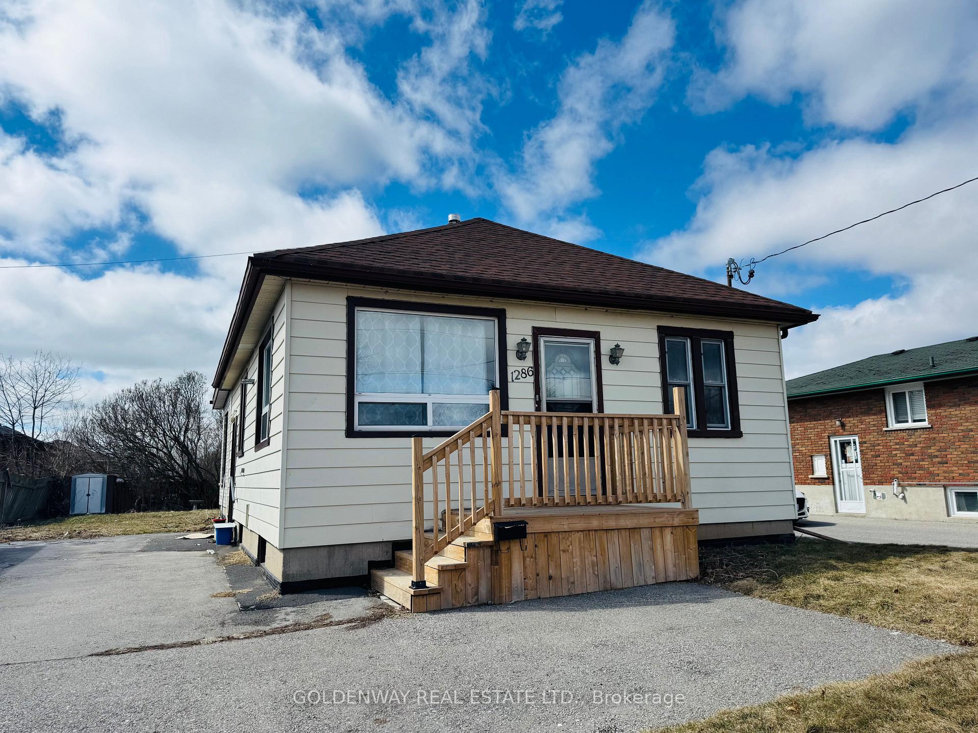 Front of 1286 Cedar Street