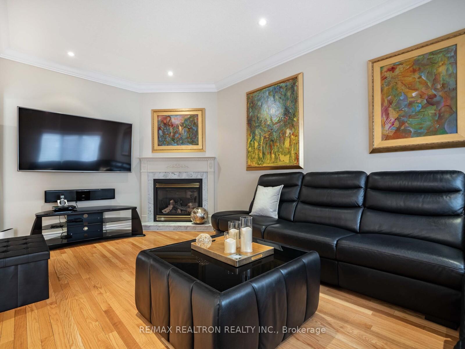 Photo 4 of 54 Daphnia Drive, Vaughan, Patterson — HOMEH