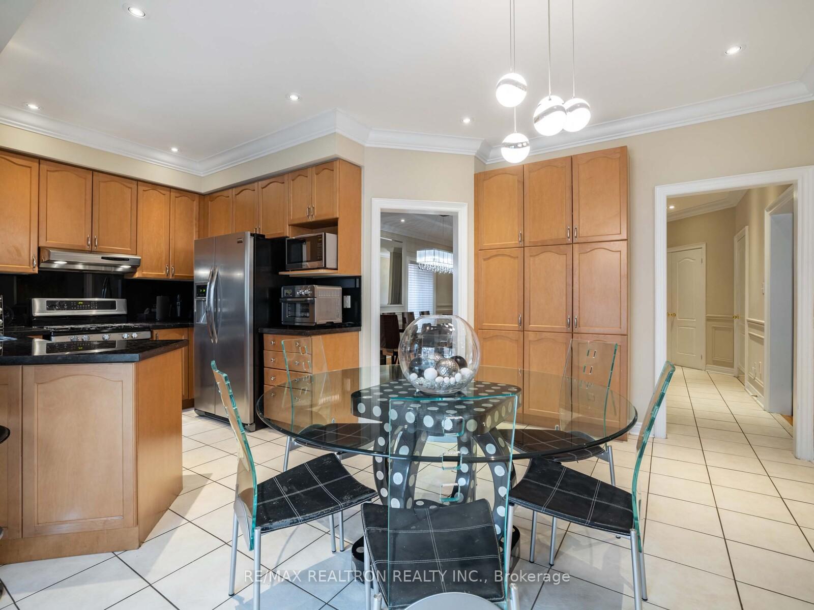 Photo 20 of 54 Daphnia Drive, Vaughan, Patterson — HOMEH