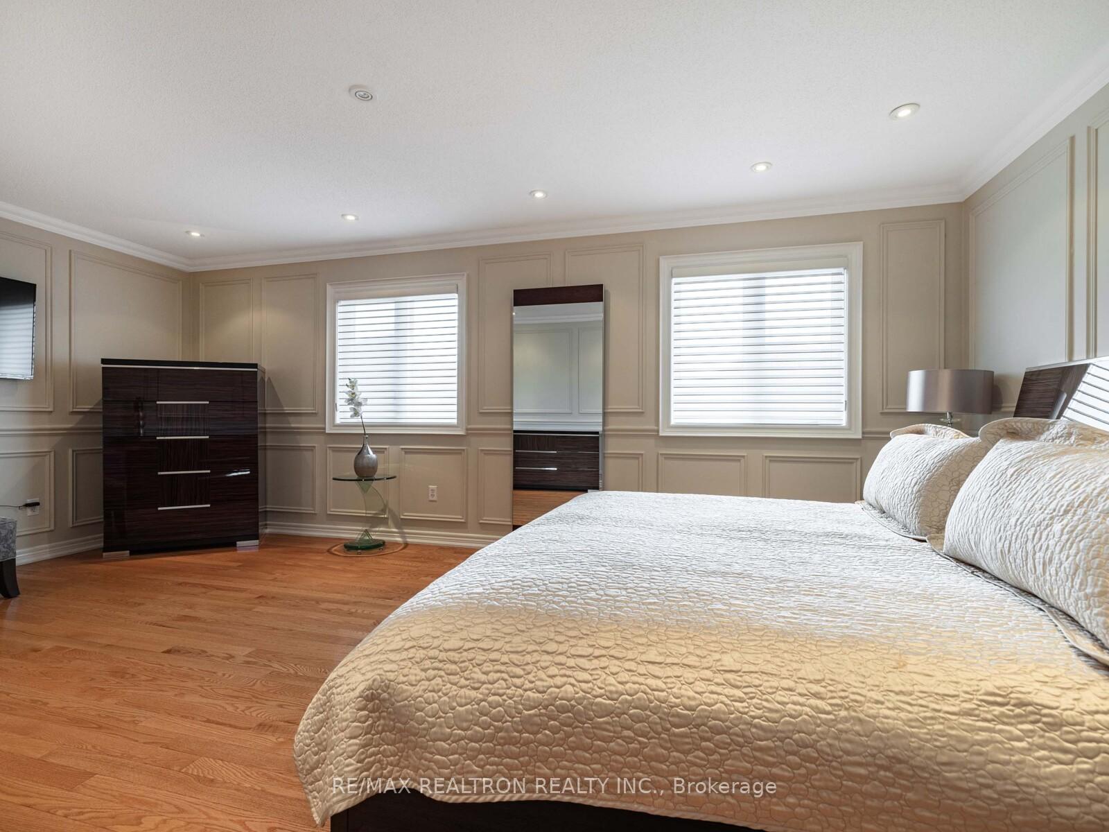Photo 27 of 54 Daphnia Drive, Vaughan, Patterson — HOMEH