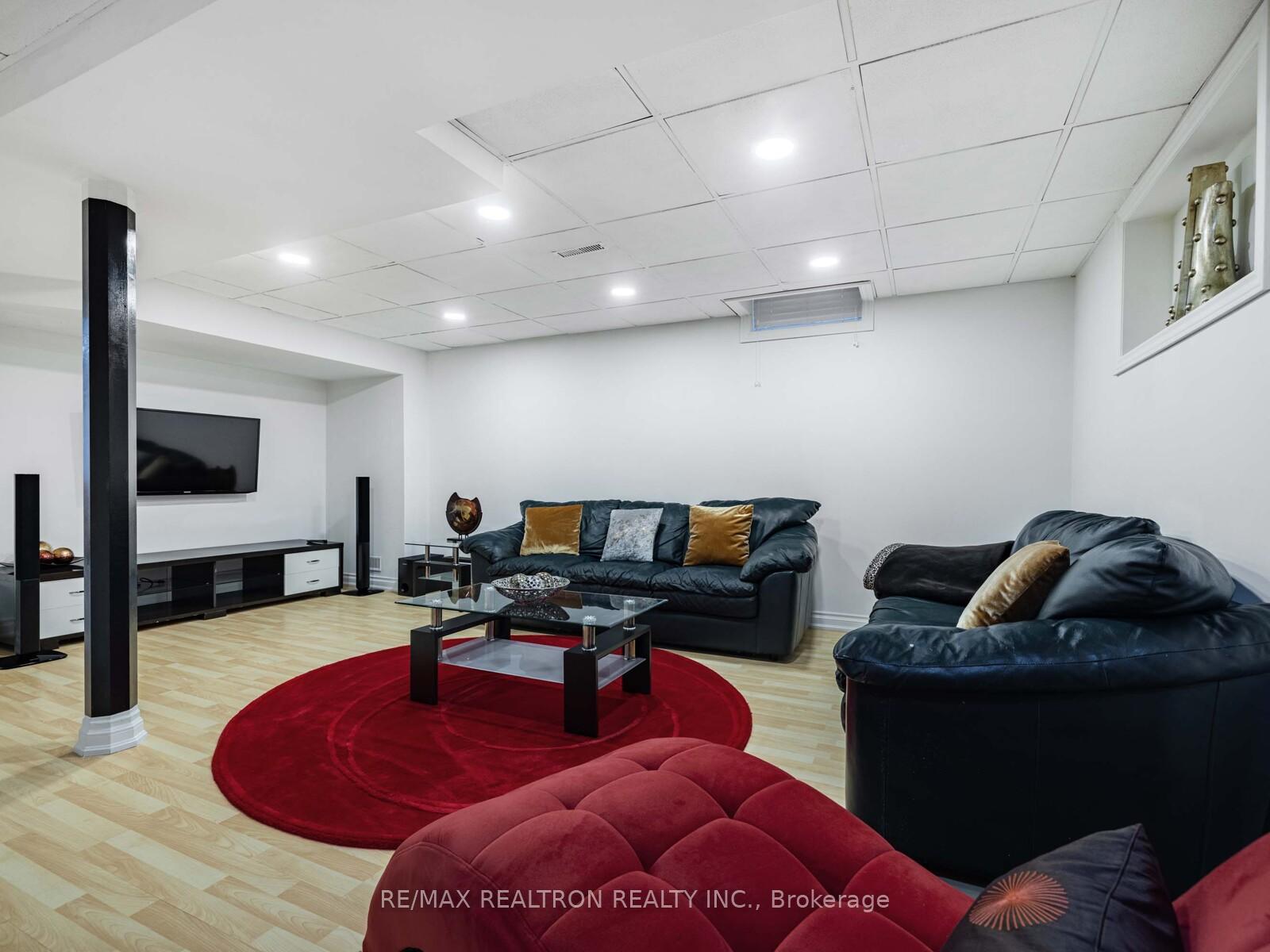 Photo 35 of 54 Daphnia Drive, Vaughan, Patterson — HOMEH