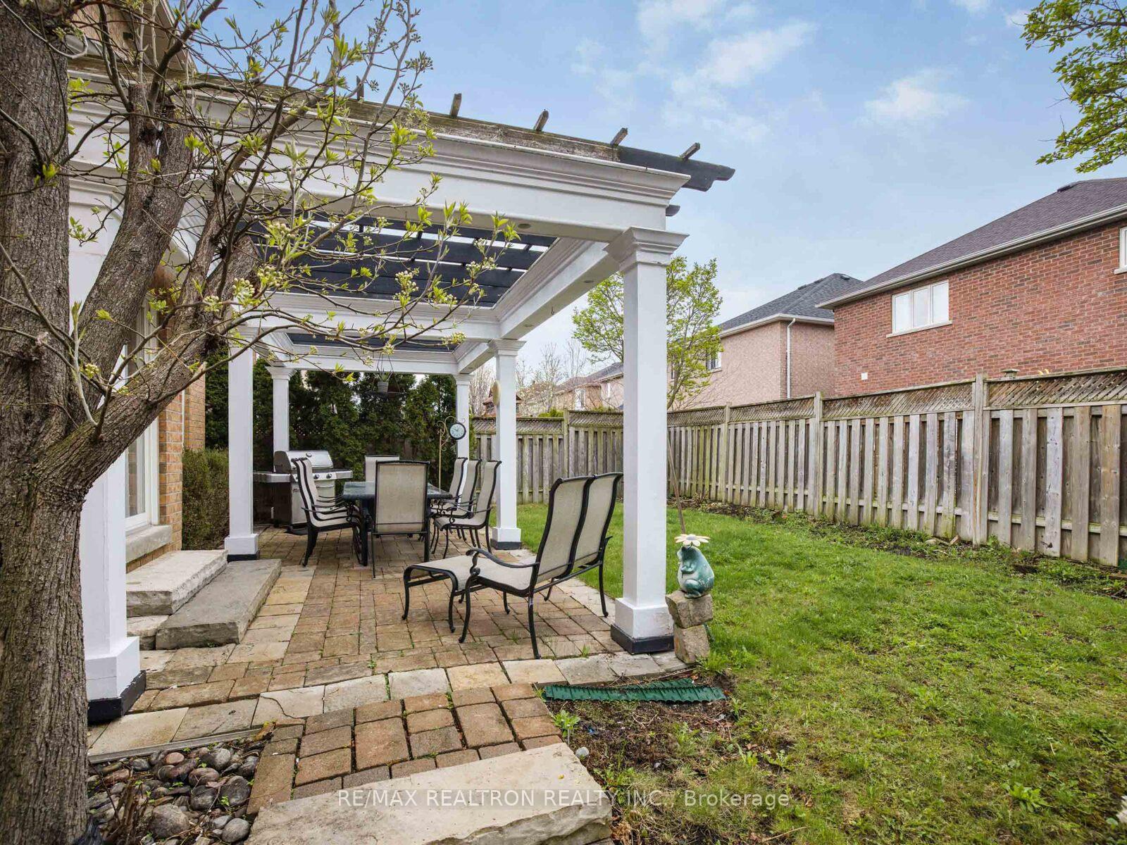 Photo 24 of 54 Daphnia Drive, Vaughan, Patterson — HOMEH