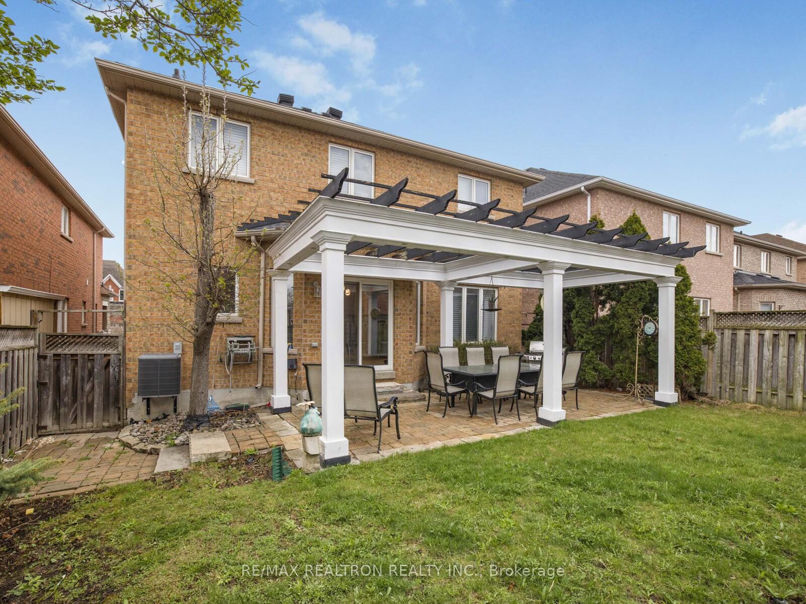 Photo 34 of 54 Daphnia Drive, Vaughan, Patterson — HOMEH