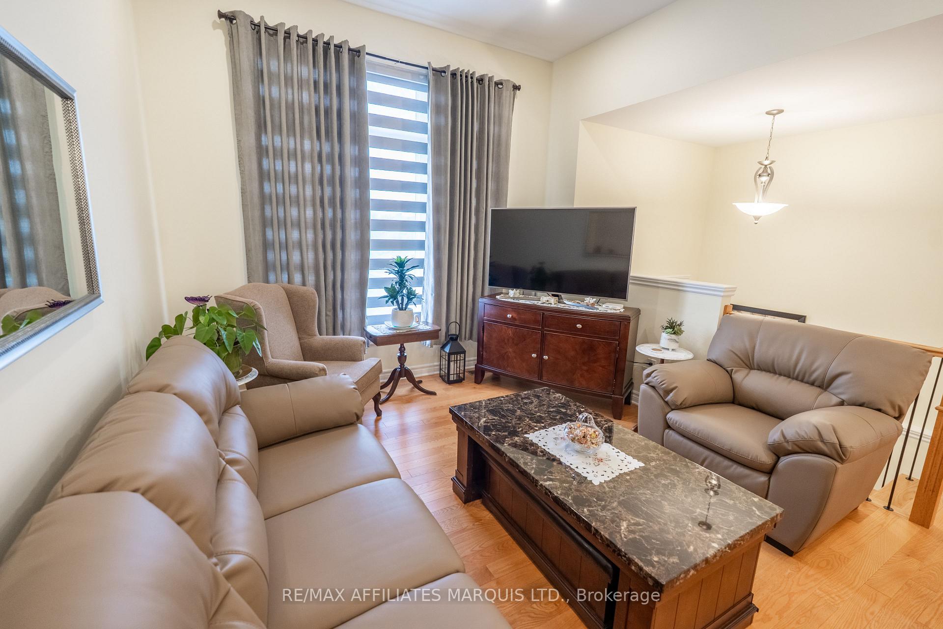 Photo 4 of 2443 Watson Crescent, Cornwall — HOMEH