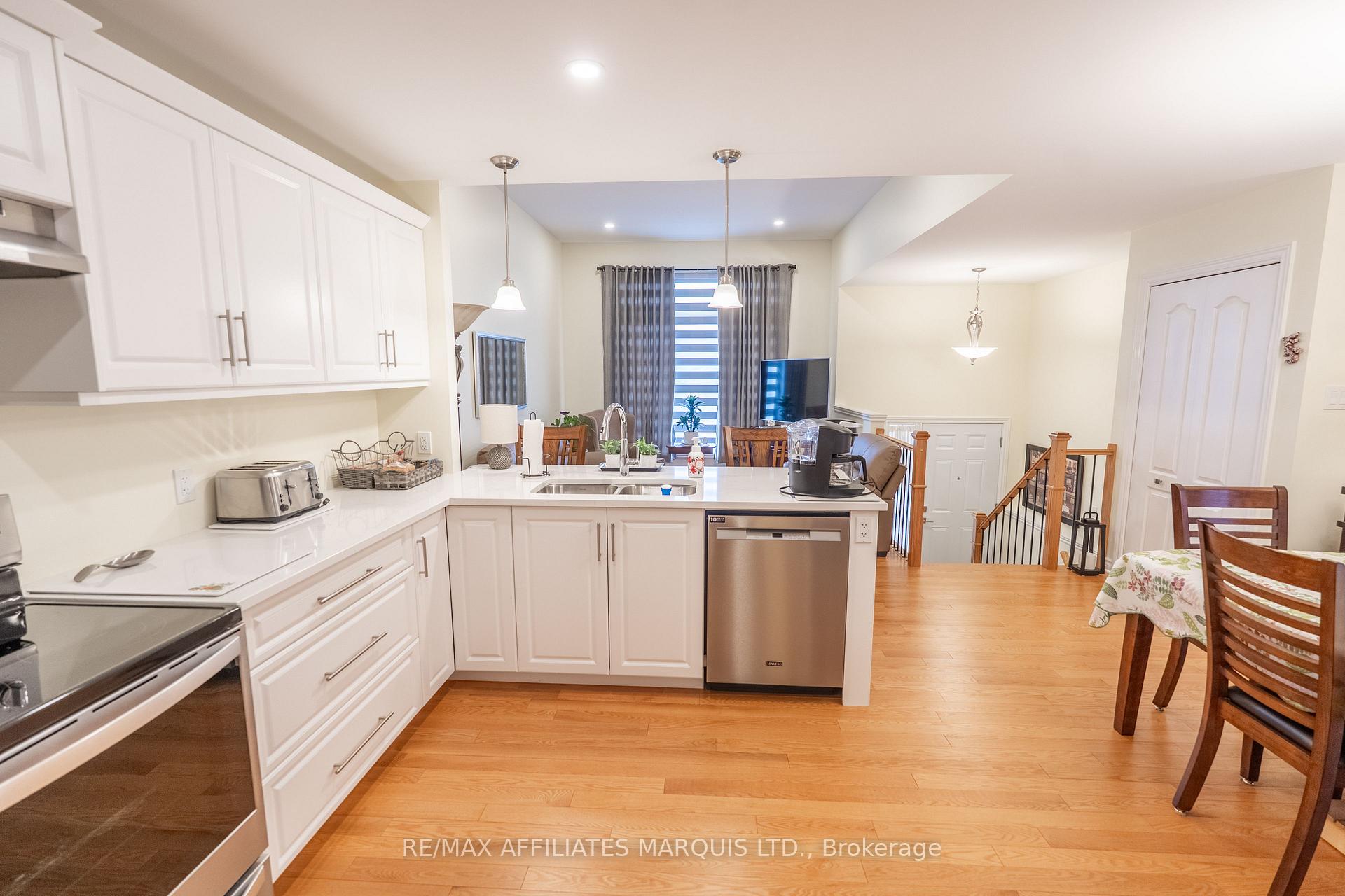 Photo 9 of 2443 Watson Crescent, Cornwall — HOMEH