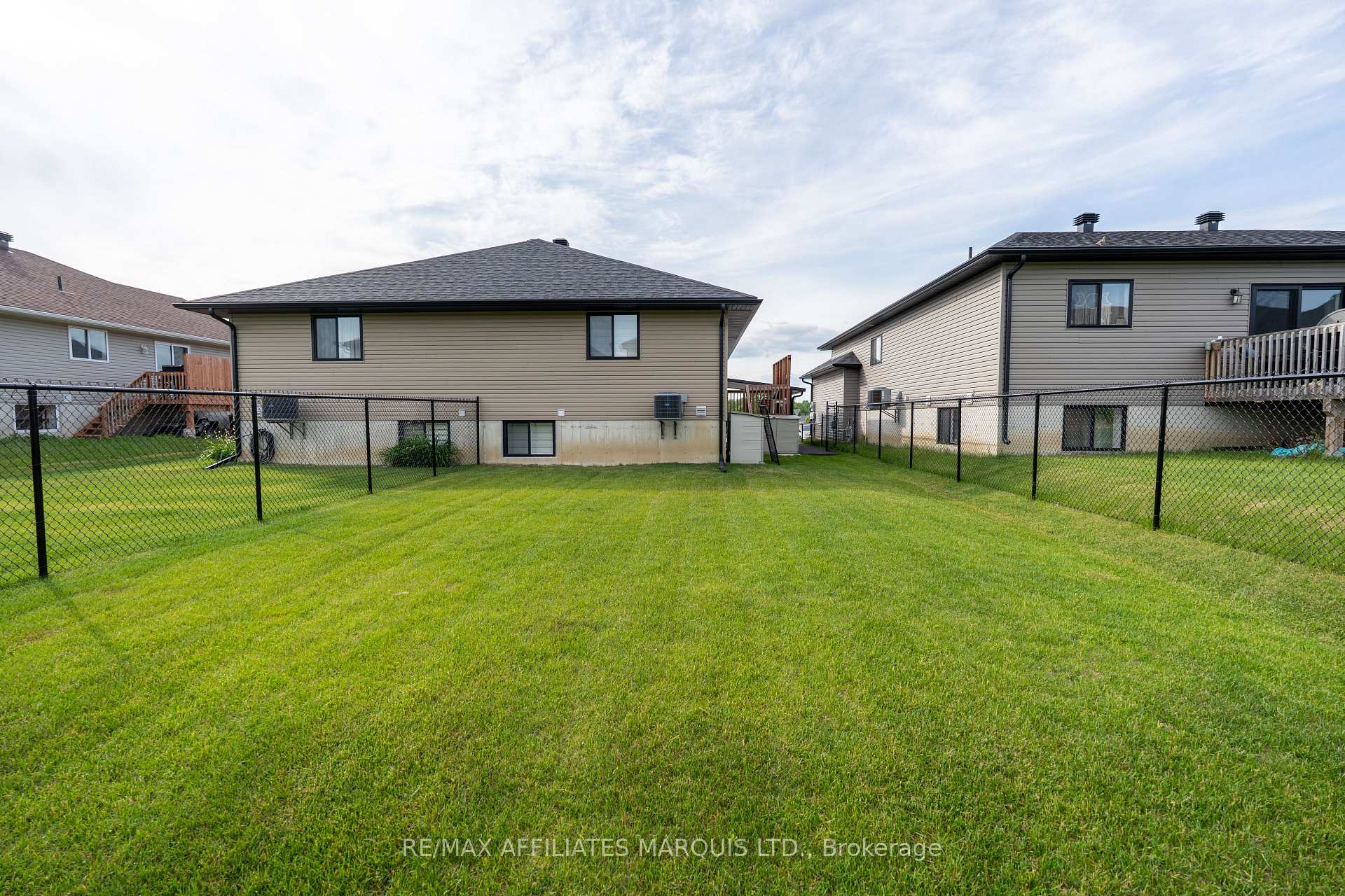 Photo 27 of 2443 Watson Crescent, Cornwall — HOMEH
