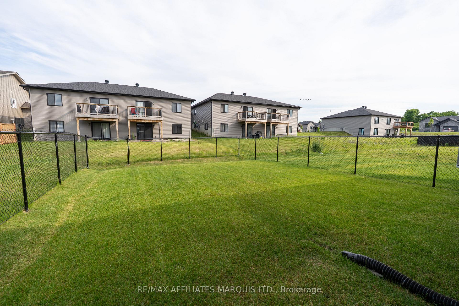 Photo 28 of 2443 Watson Crescent, Cornwall — HOMEH