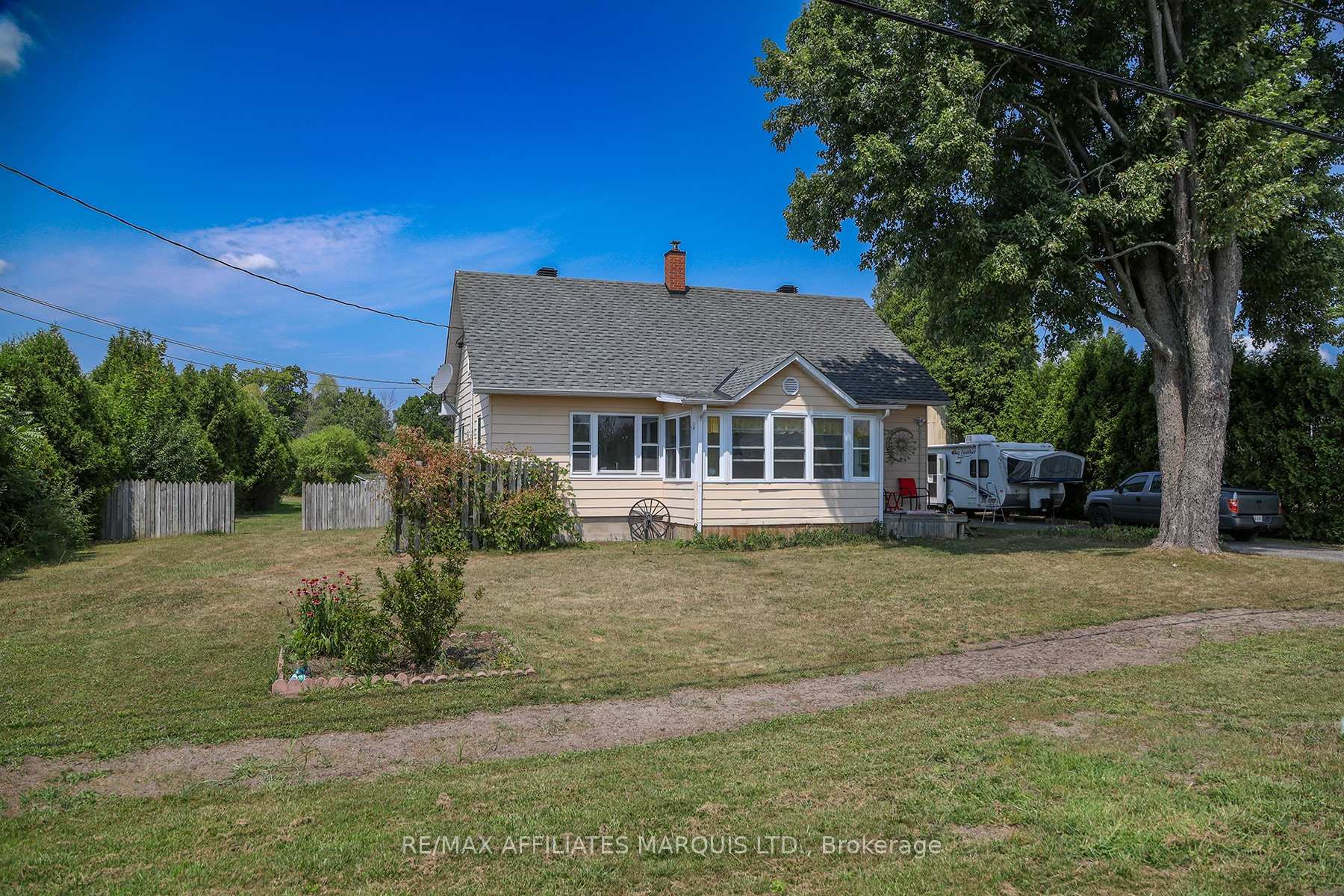 Front of 13039 Riverside Drive