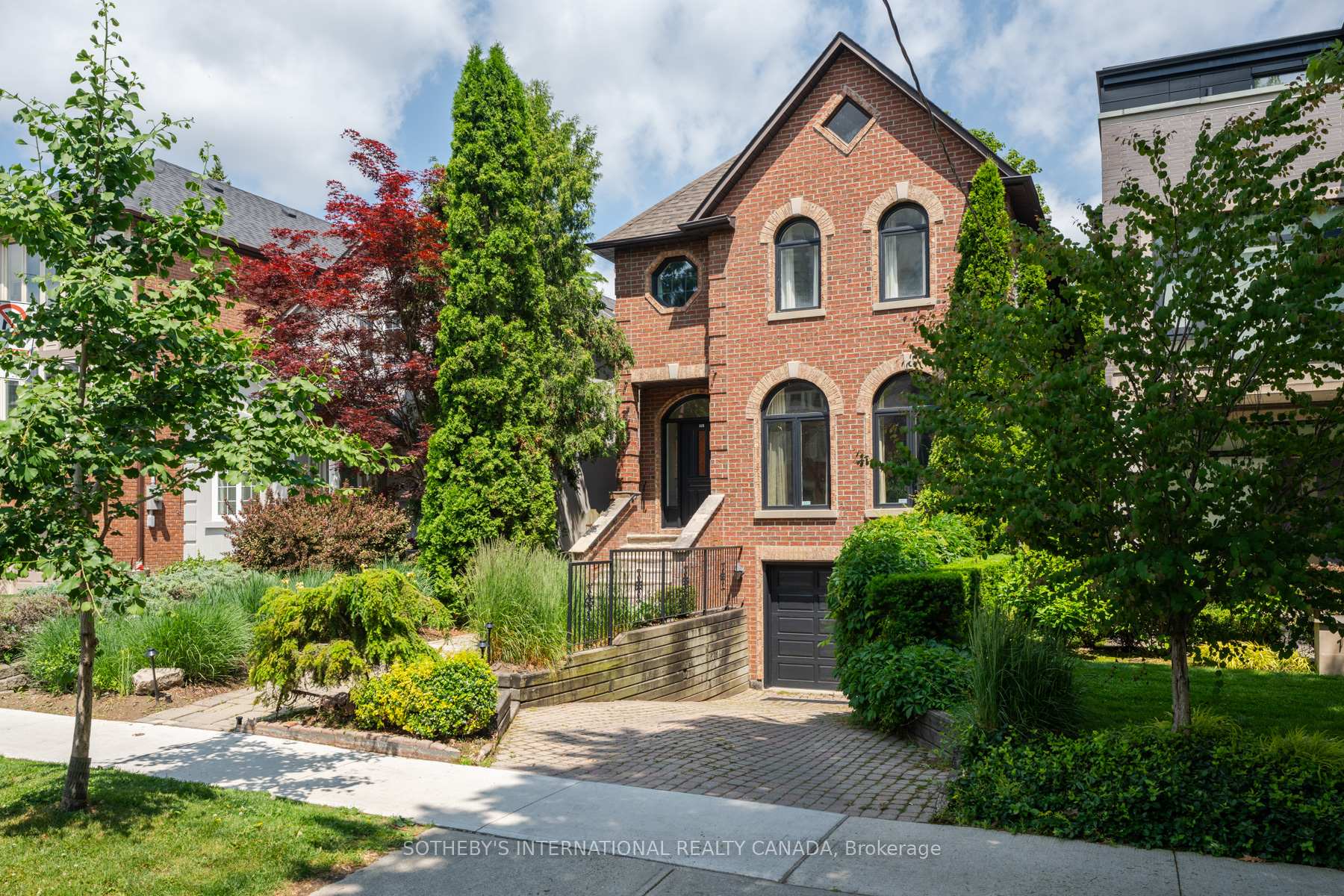 Photo 4 of 112 Sherwood Avenue, Toronto, Mount Pleasant East — HOMEH