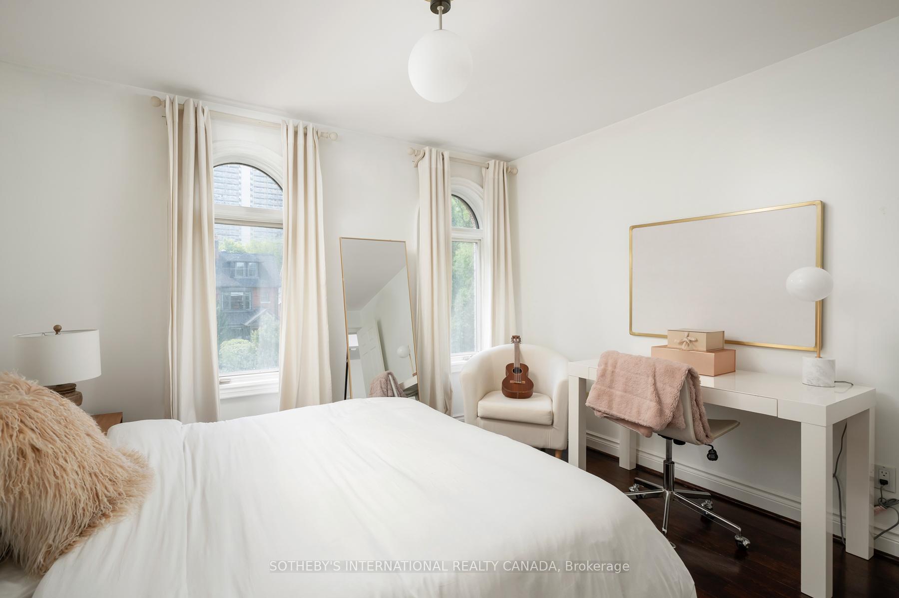 Photo 12 of 112 Sherwood Avenue, Toronto, Mount Pleasant East — HOMEH