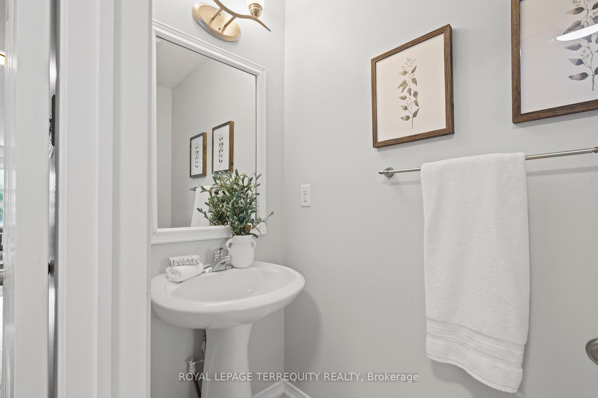 Photo 5 of 164 Swindells Street, Clarington, Bowmanville — HOMEH