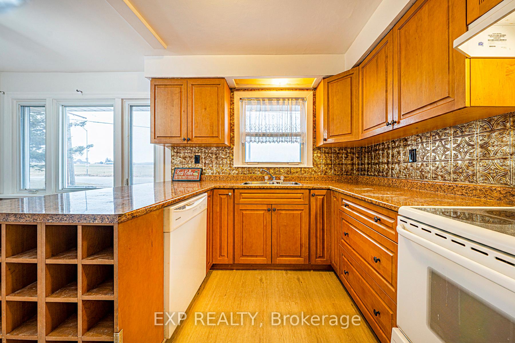 Photo 13 of Unit C, 26102 Highway 48 Road, Georgina, Sutton & Jackson's Point — HOMEH