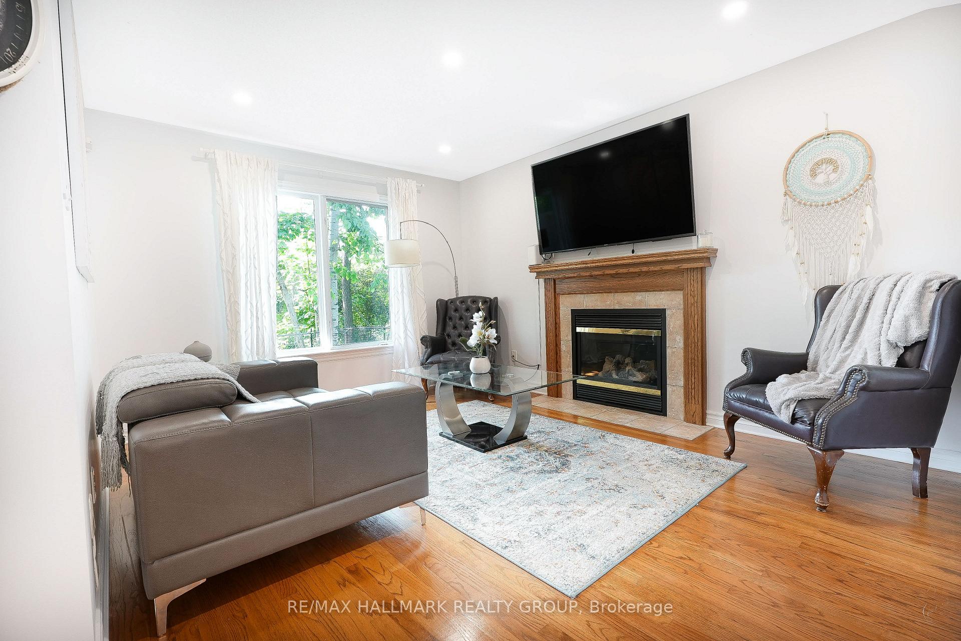 Photo 9 of 26 Fieldcrest Avenue, Ottawa, Barrhaven - Longfields — HOMEH