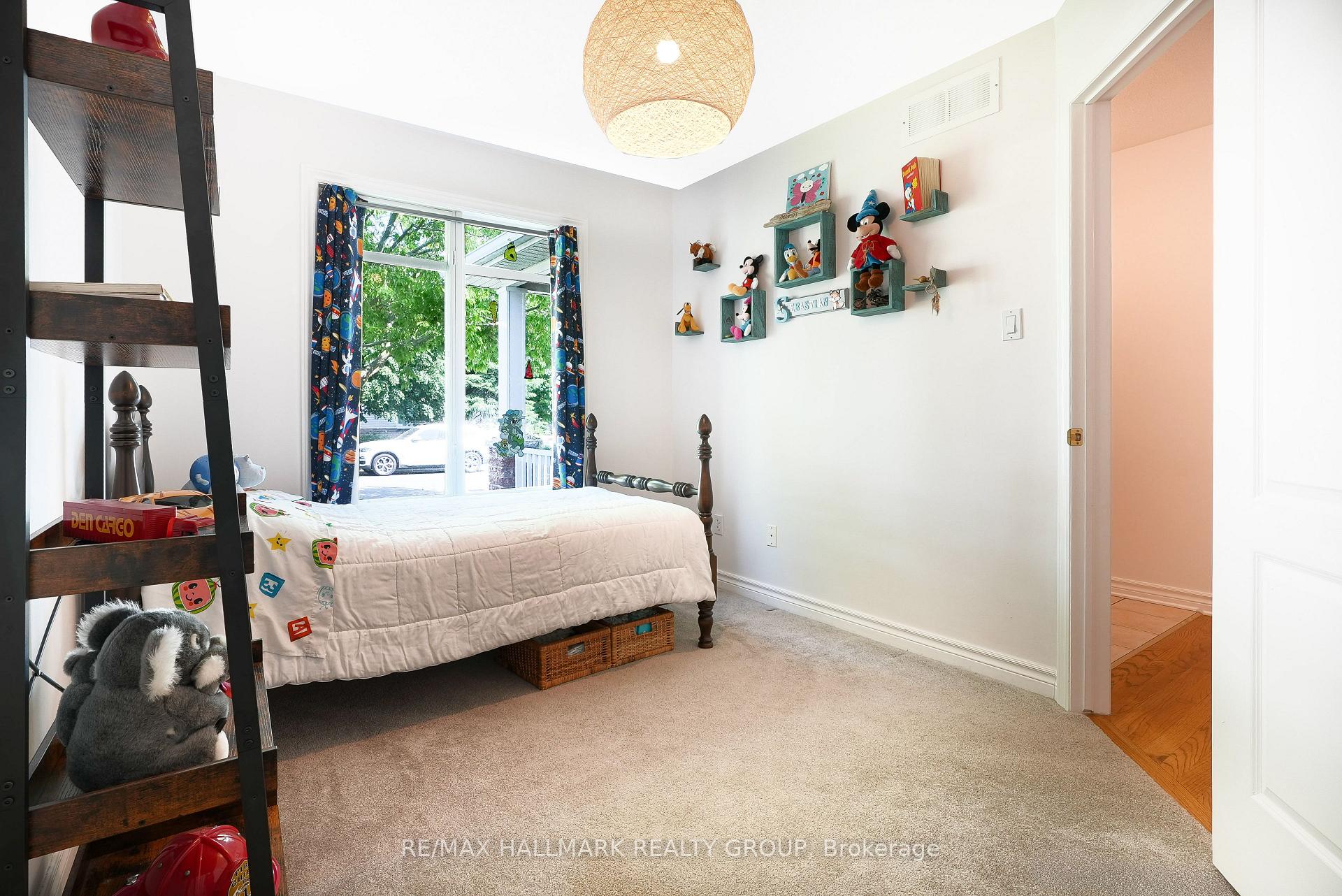 Photo 18 of 26 Fieldcrest Avenue, Ottawa, Barrhaven - Longfields — HOMEH