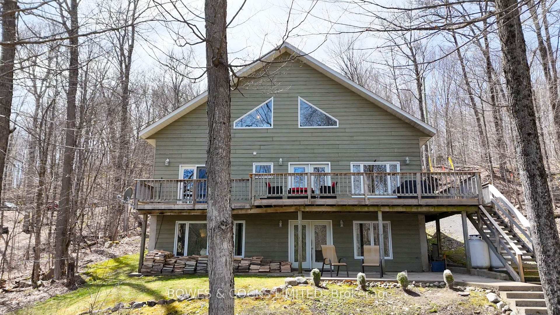 Front of 451 West Diamond Lake Road