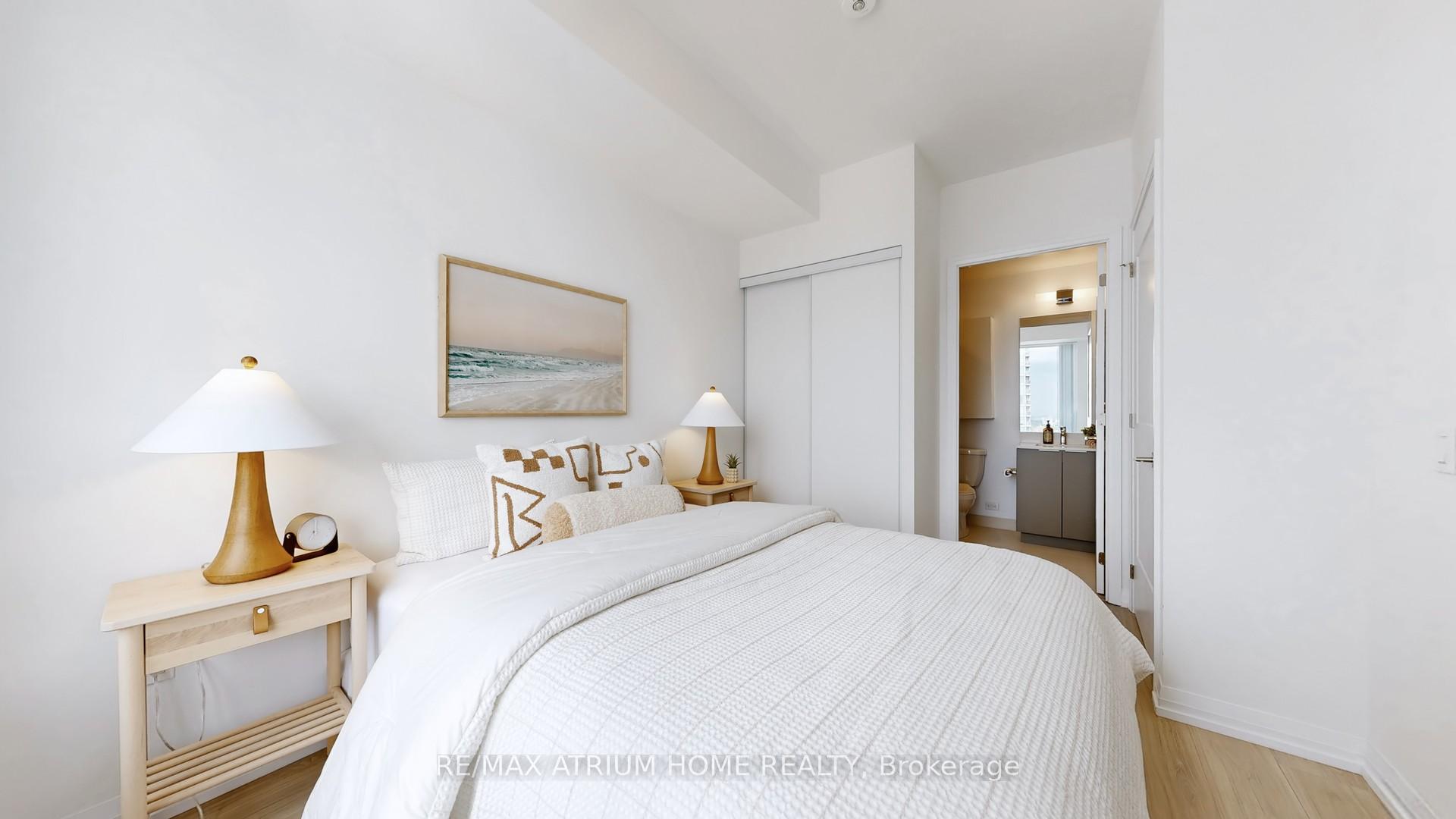 Photo 9 of Unit 3413, 50 Dunfield Avenue, Toronto, Mount Pleasant West — HOMEH