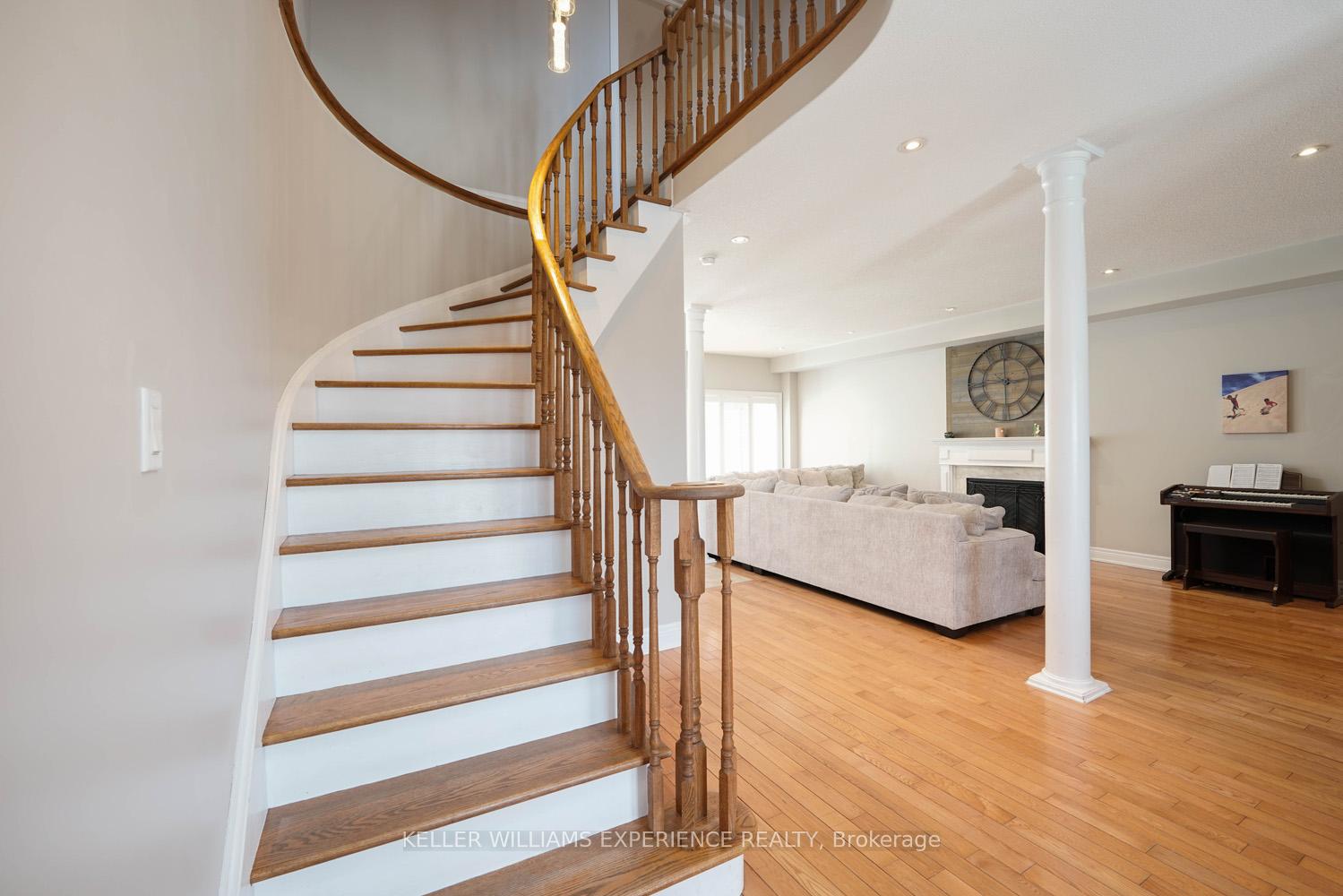 Photo 9 of 27 Willow fern Drive, Barrie, Ardagh — HOMEH
