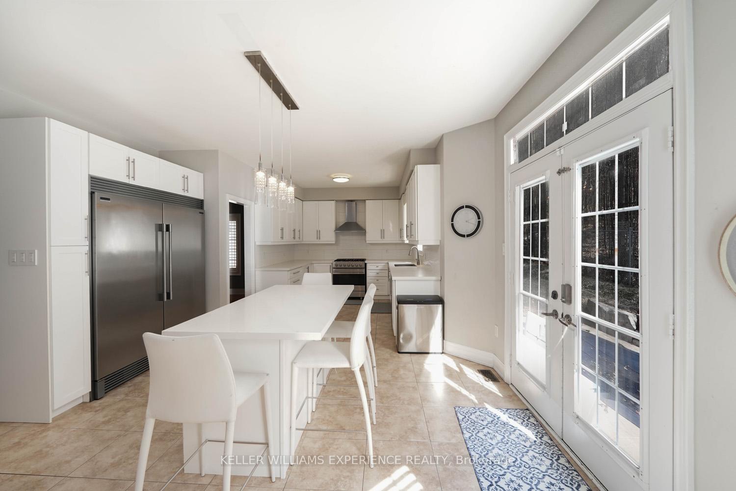 Photo 6 of 27 Willow fern Drive, Barrie, Ardagh — HOMEH