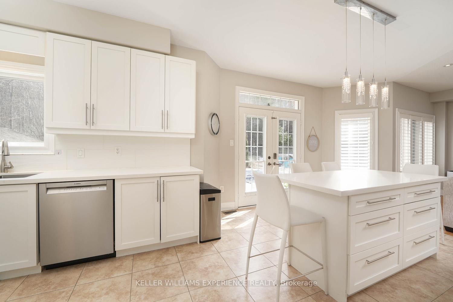 Photo 12 of 27 Willow fern Drive, Barrie, Ardagh — HOMEH