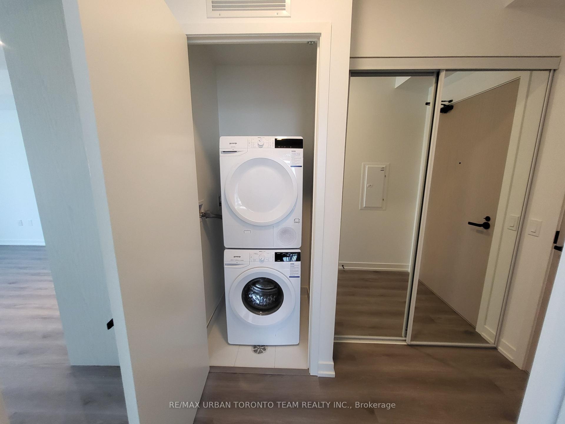 Photo 6 of Unit 1605, 28 Interchange Way, Vaughan, Vaughan Corporate Centre — HOMEH