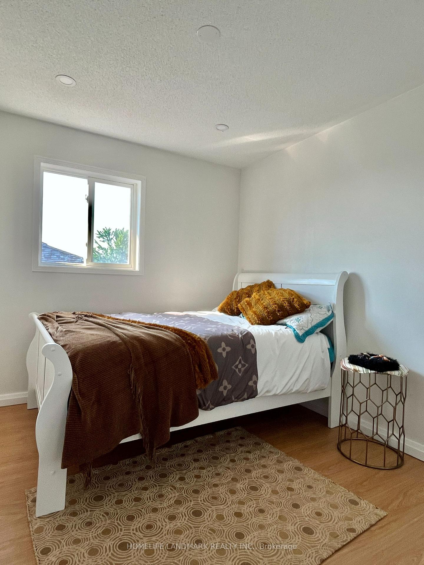 Photo 8 of 86 Coleman Drive E, Barrie, Edgehill Drive — HOMEH
