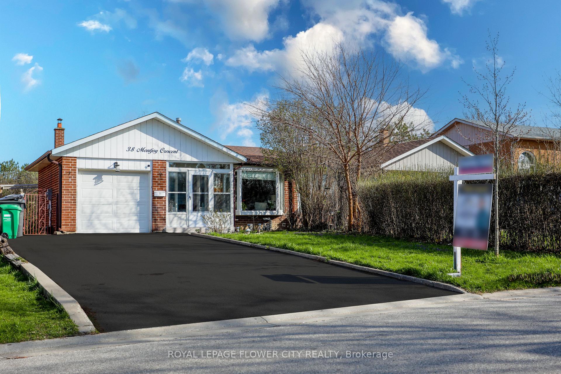 Photo 1 of 38 Montjoy Crescent, Brampton, Central Park — HOMEH