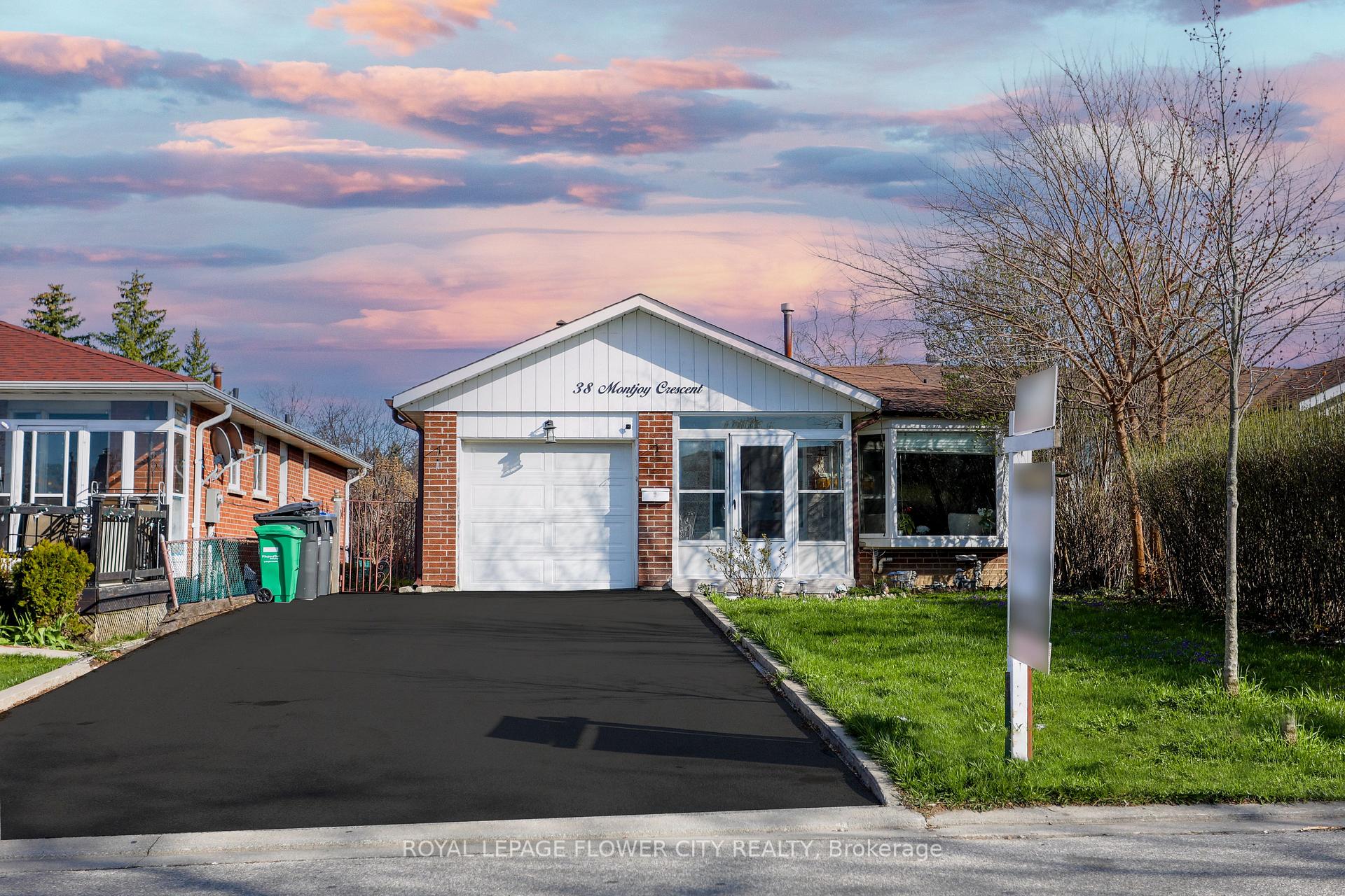 Photo 9 of 38 Montjoy Crescent, Brampton, Central Park — HOMEH