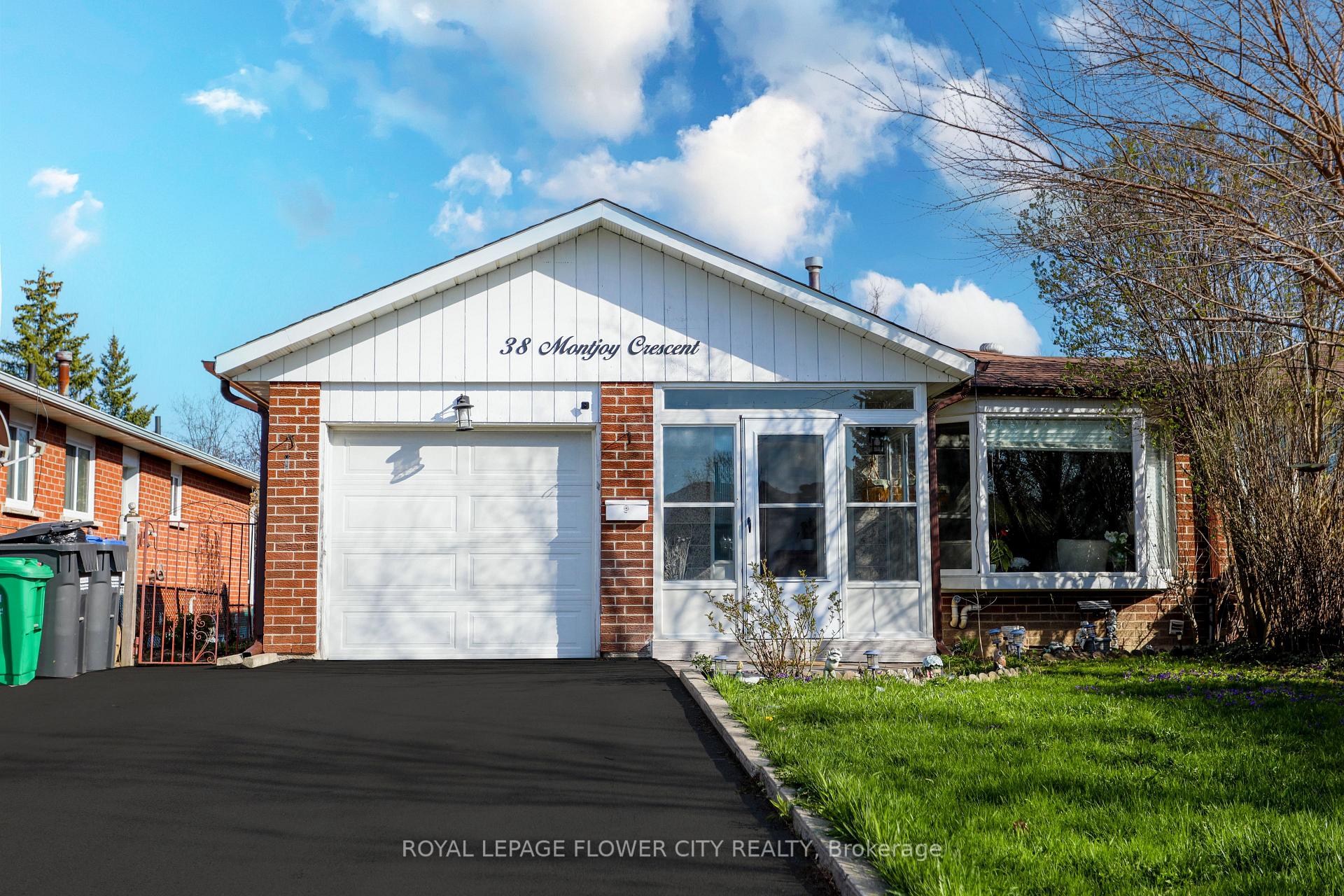 Photo 12 of 38 Montjoy Crescent, Brampton, Central Park — HOMEH