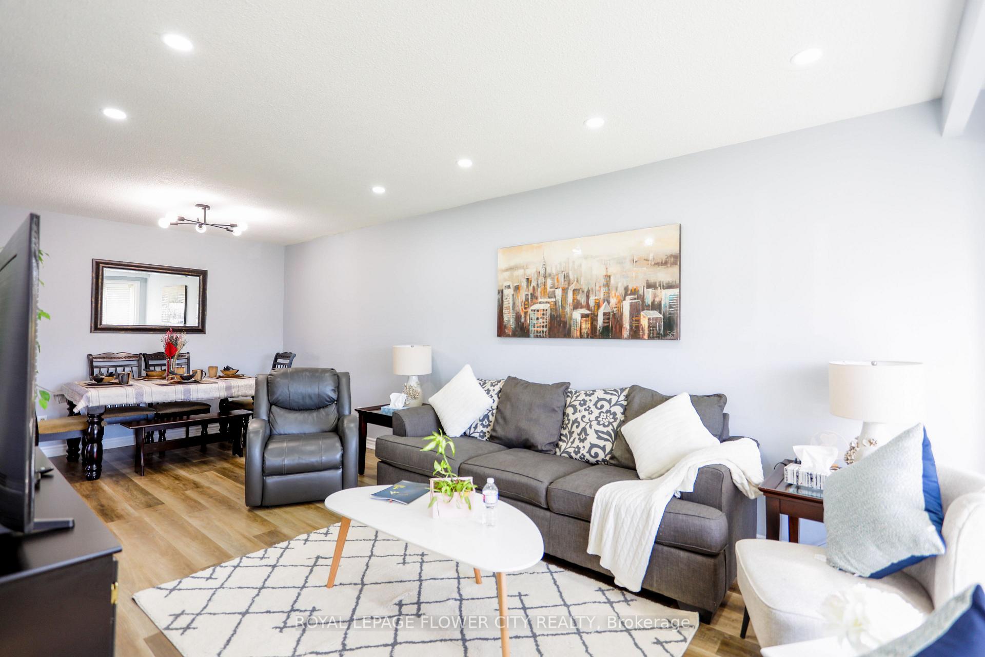 Photo 19 of 38 Montjoy Crescent, Brampton, Central Park — HOMEH