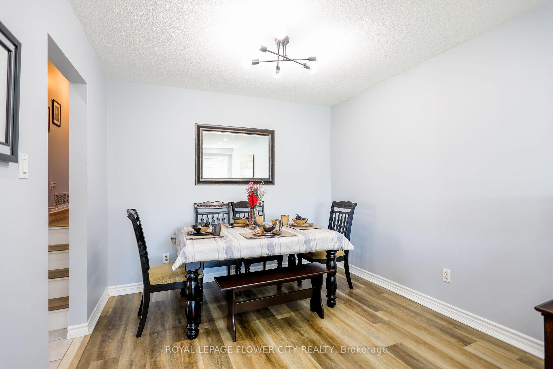 Photo 16 of 38 Montjoy Crescent, Brampton, Central Park — HOMEH