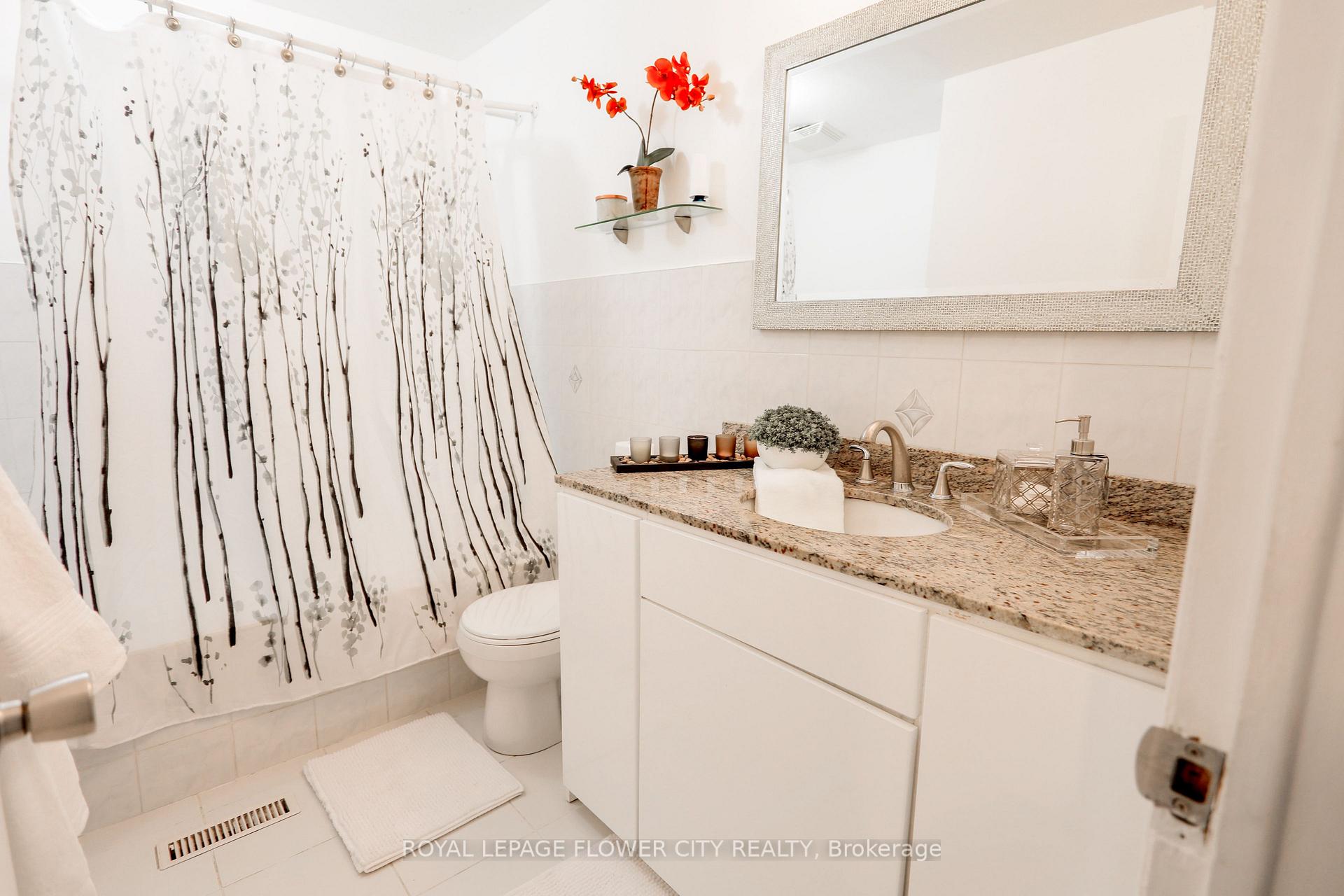 Photo 18 of 38 Montjoy Crescent, Brampton, Central Park — HOMEH