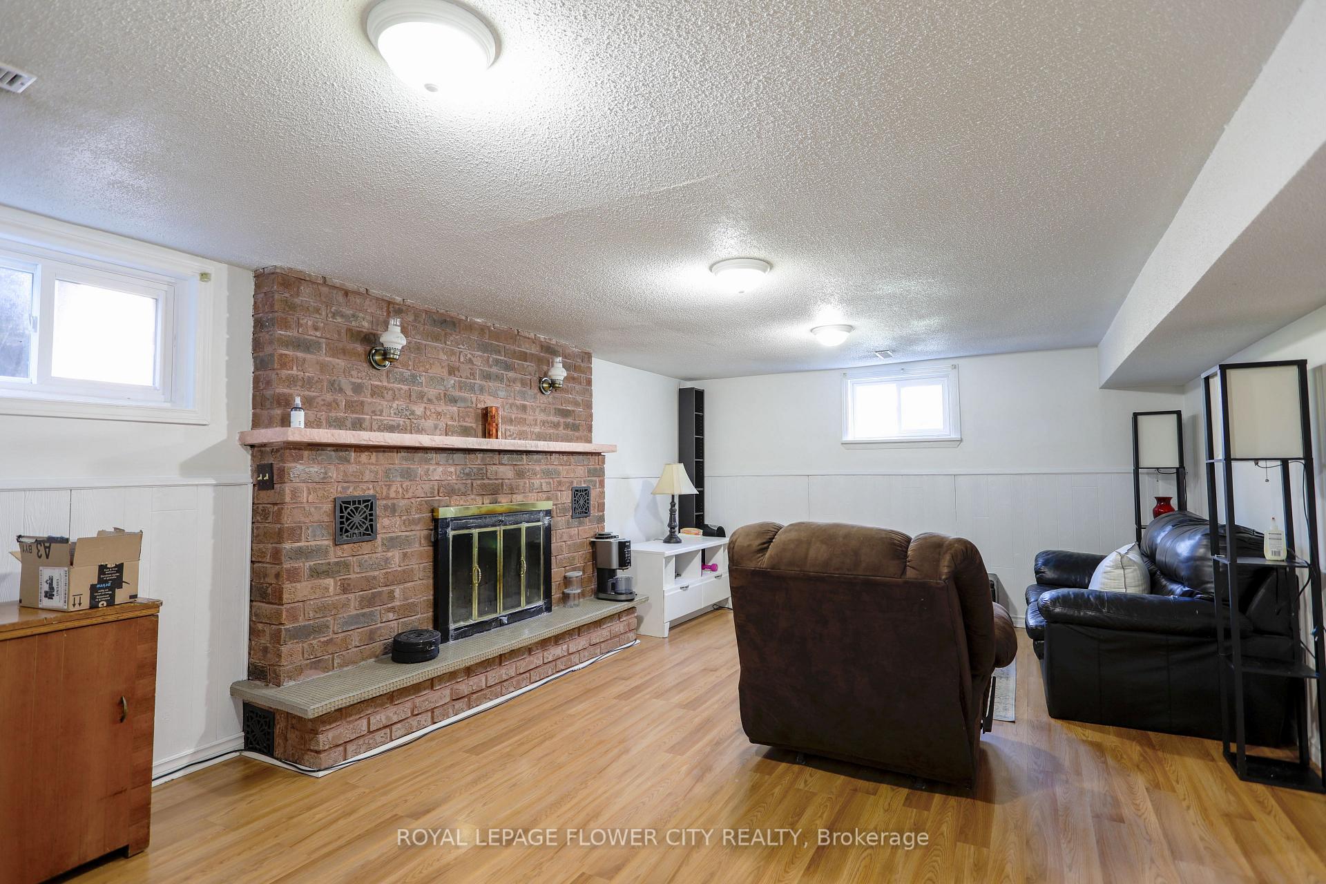 Photo 21 of 38 Montjoy Crescent, Brampton, Central Park — HOMEH
