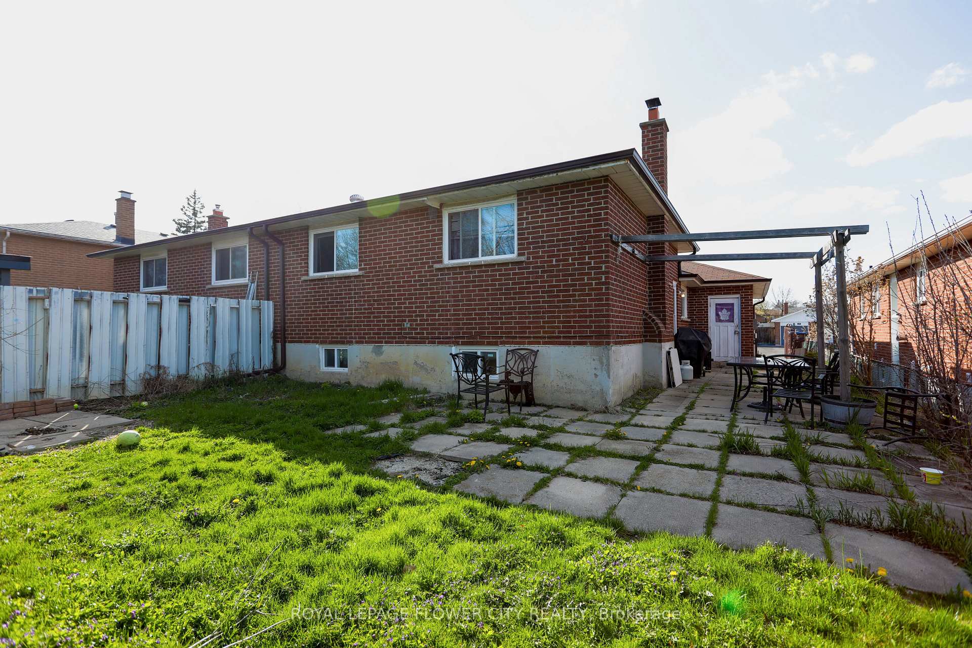 Photo 20 of 38 Montjoy Crescent, Brampton, Central Park — HOMEH