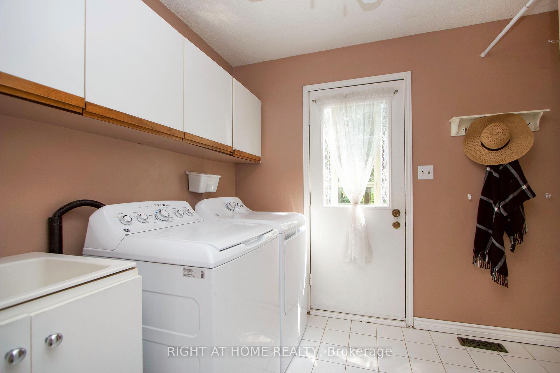 Photo 26 of 102 Hialeah Crescent, Whitby, Blue Grass Meadows — HOMEH