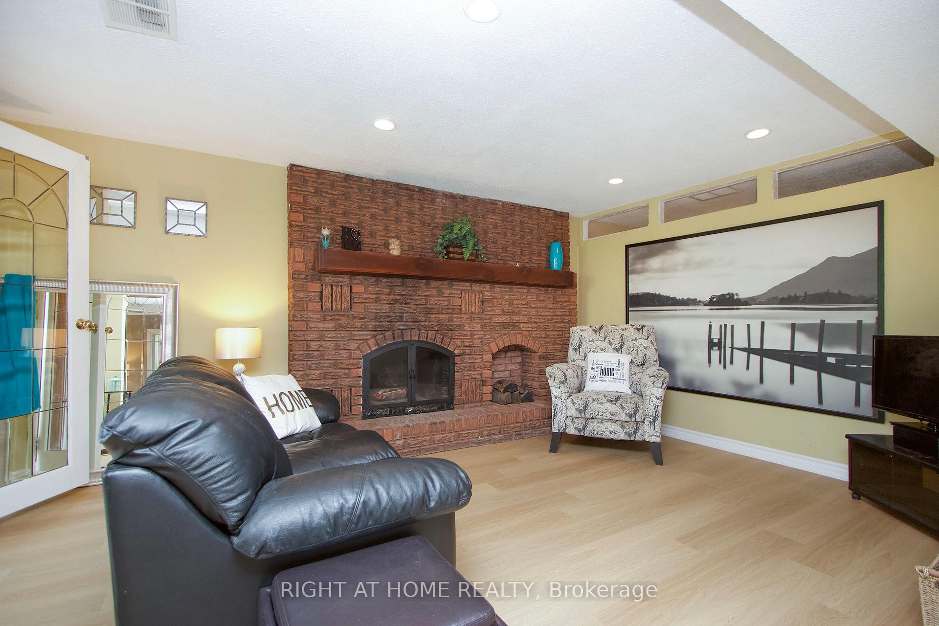 Photo 50 of 102 Hialeah Crescent, Whitby, Blue Grass Meadows — HOMEH