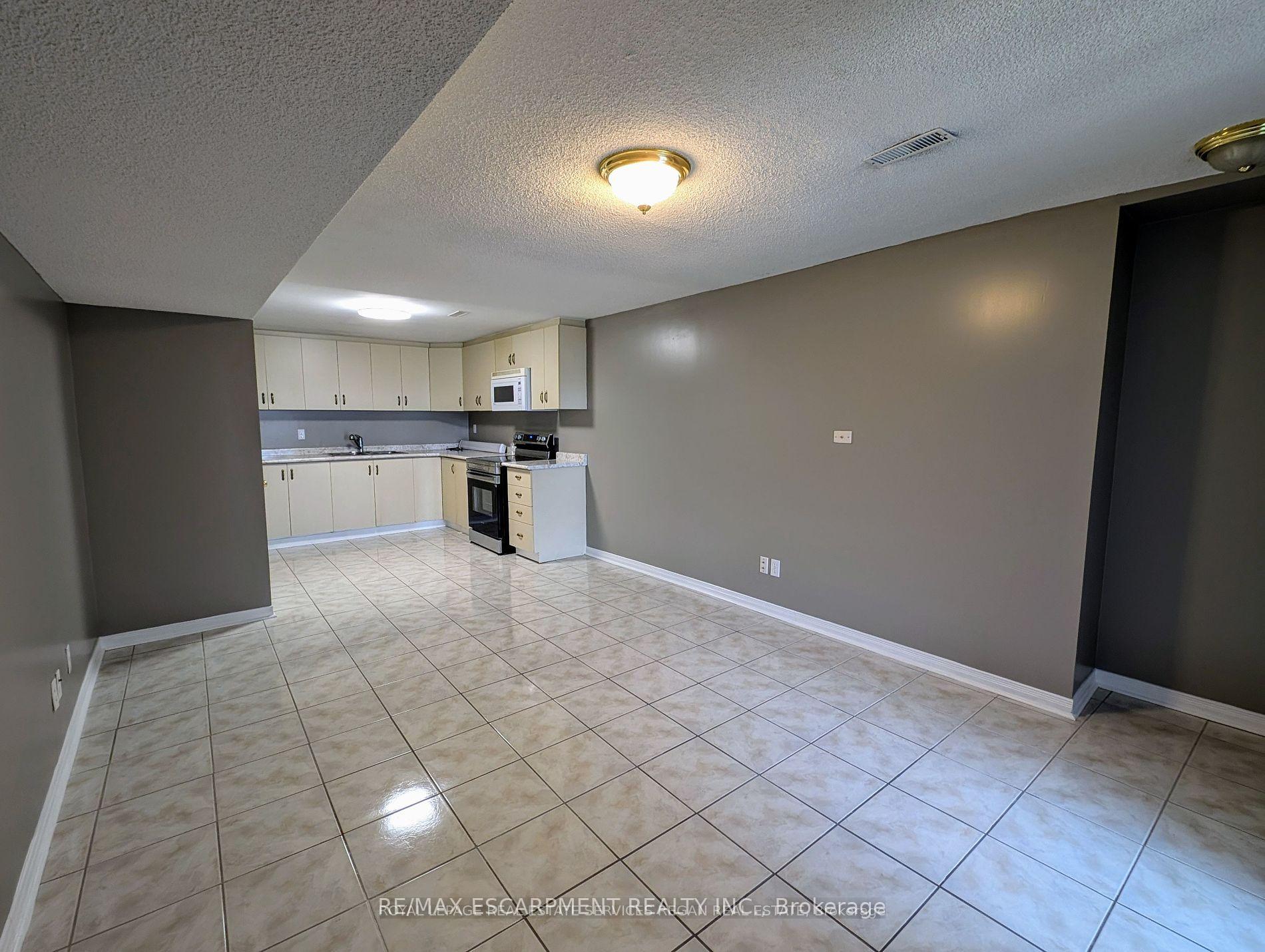 Photo 12 of Unit BSMT, 56 Moorehead Crescent, Brampton, Heart Lake East — HOMEH
