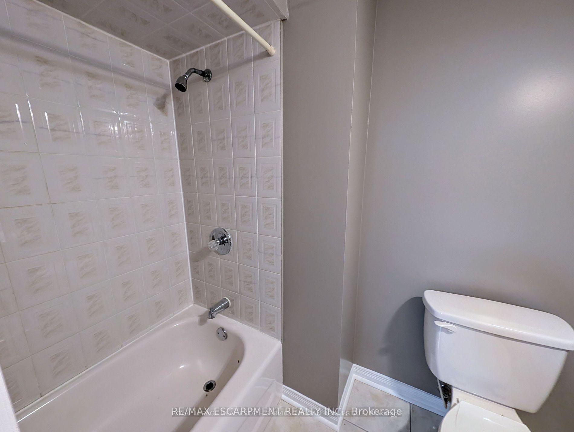 Photo 7 of Unit BSMT, 56 Moorehead Crescent, Brampton, Heart Lake East — HOMEH