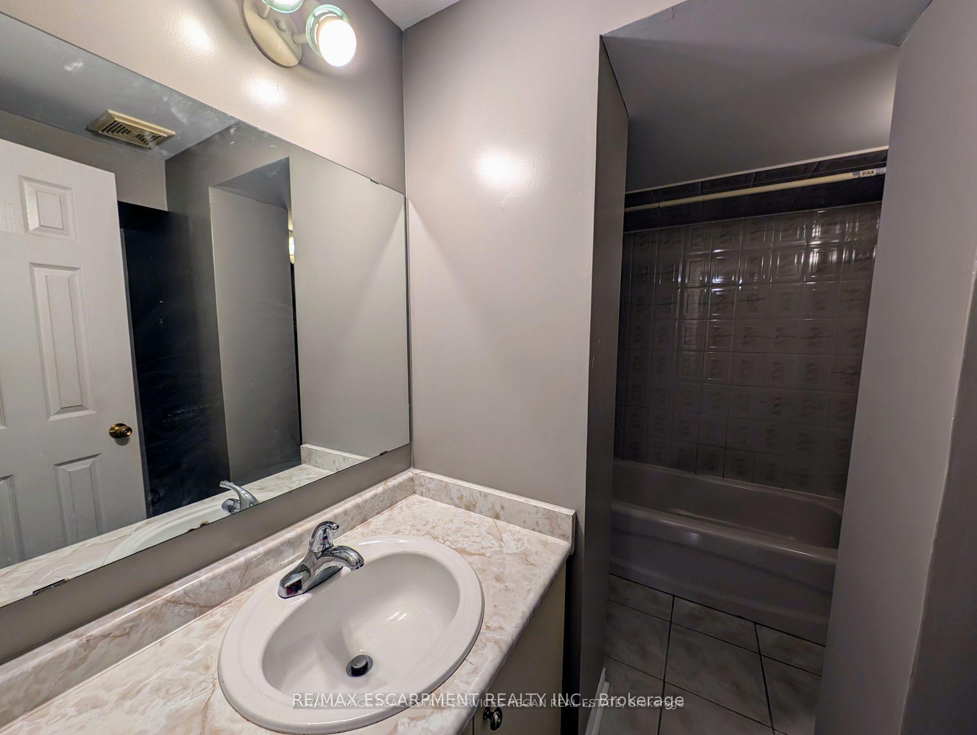 Photo 10 of Unit BSMT, 56 Moorehead Crescent, Brampton, Heart Lake East — HOMEH