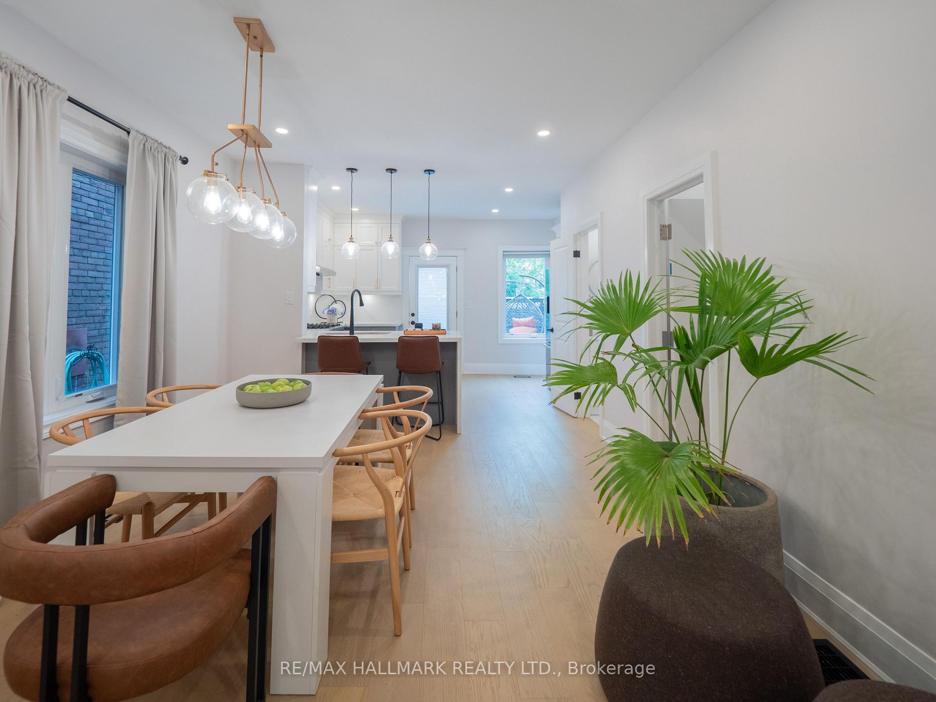 Photo 10 of 18 Millbrook Crescent, Toronto, North Riverdale — HOMEH