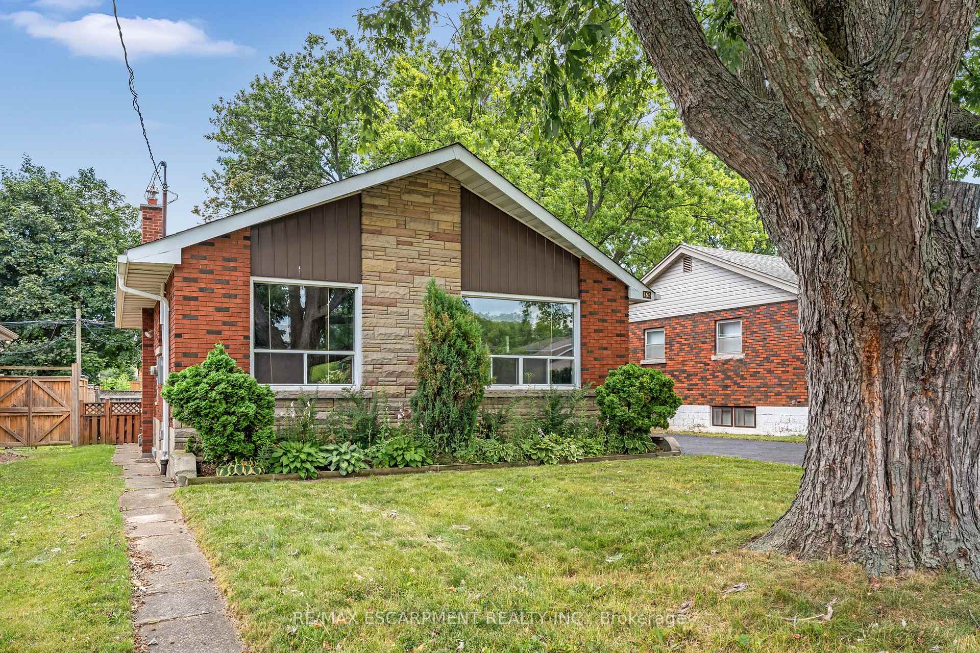 Photo 4 of 165 West 27TH Street, Hamilton, Westcliffe — HOMEH