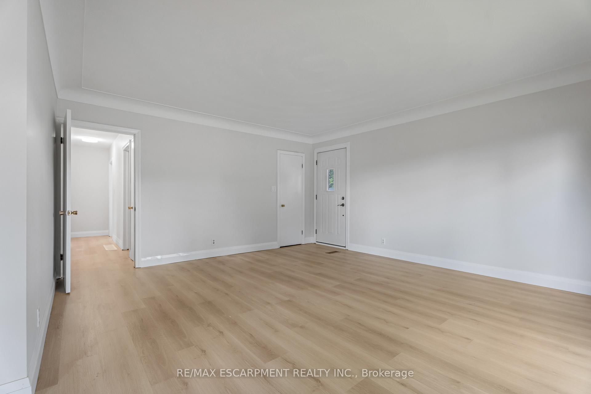 Photo 5 of 165 West 27TH Street, Hamilton, Westcliffe — HOMEH