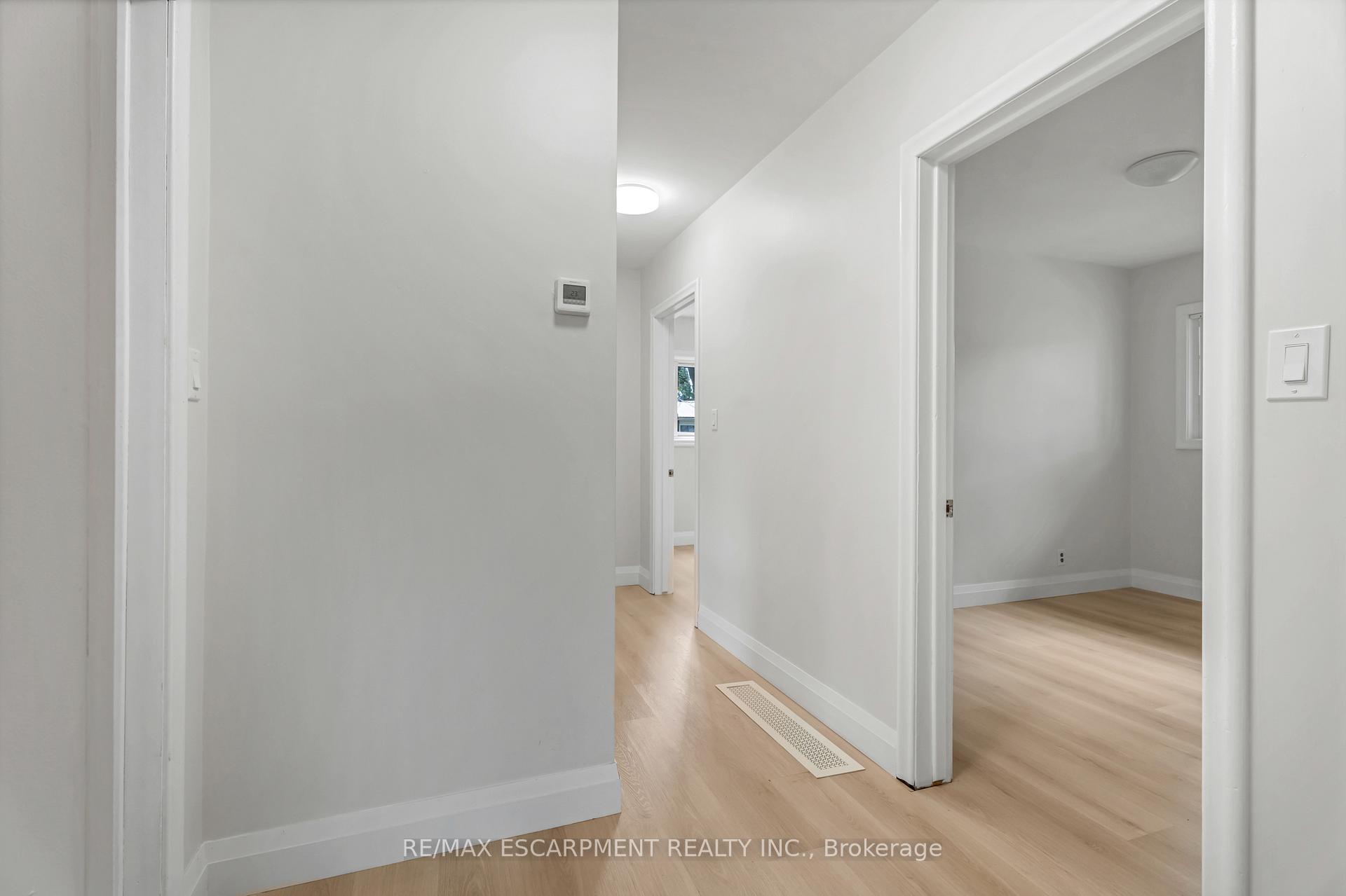 Photo 6 of 165 West 27TH Street, Hamilton, Westcliffe — HOMEH