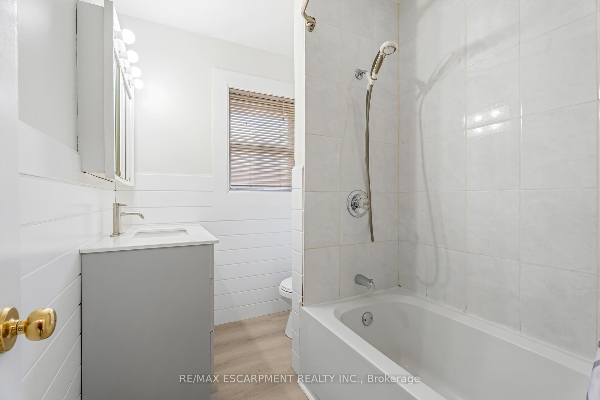 Photo 13 of 165 West 27TH Street, Hamilton, Westcliffe — HOMEH