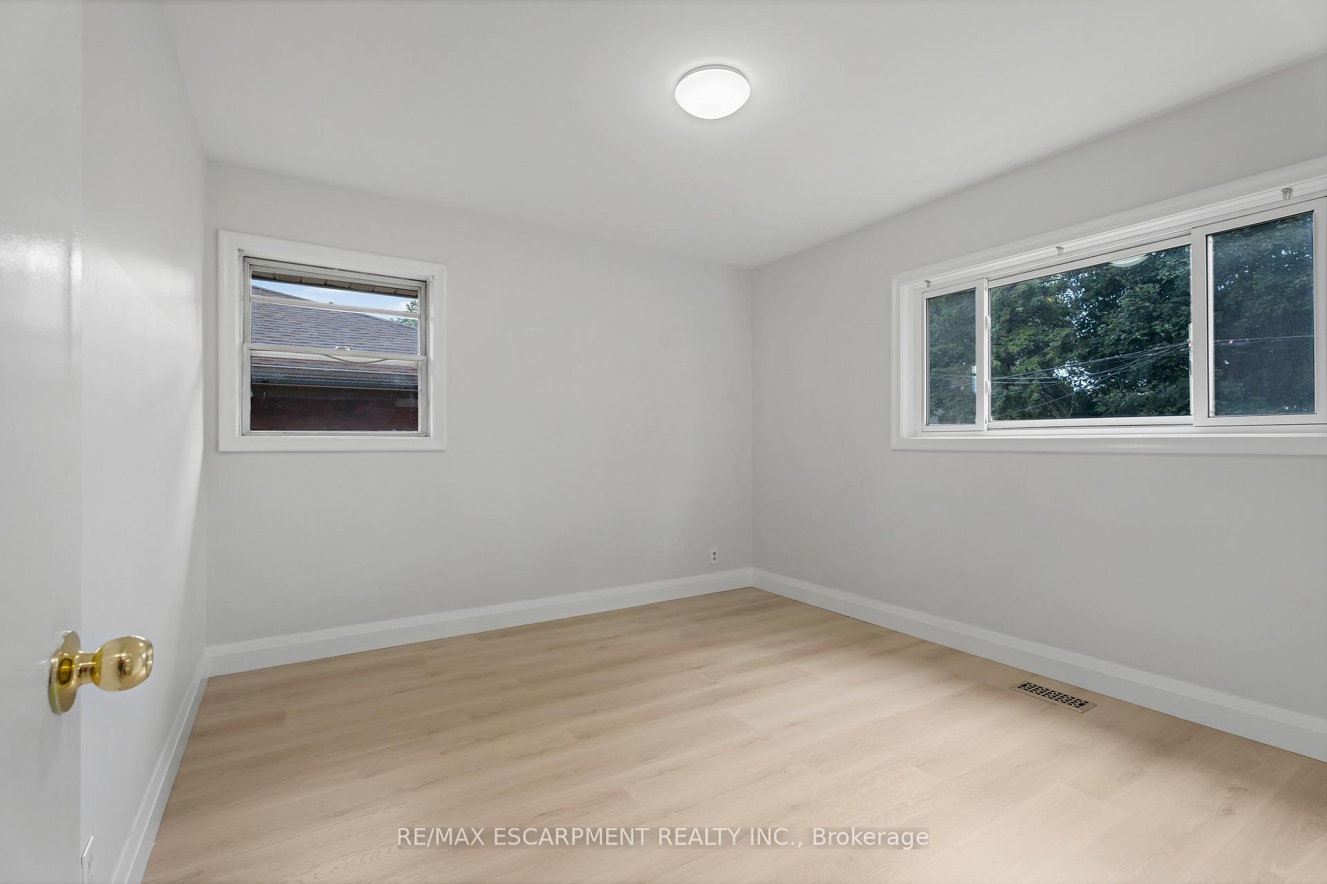 Photo 10 of 165 West 27TH Street, Hamilton, Westcliffe — HOMEH