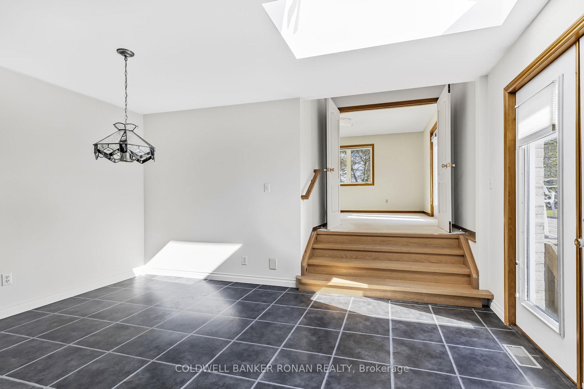 Photo 3 of 7258 2nd Line, New Tecumseth, Rural New Tecumseth — HOMEH