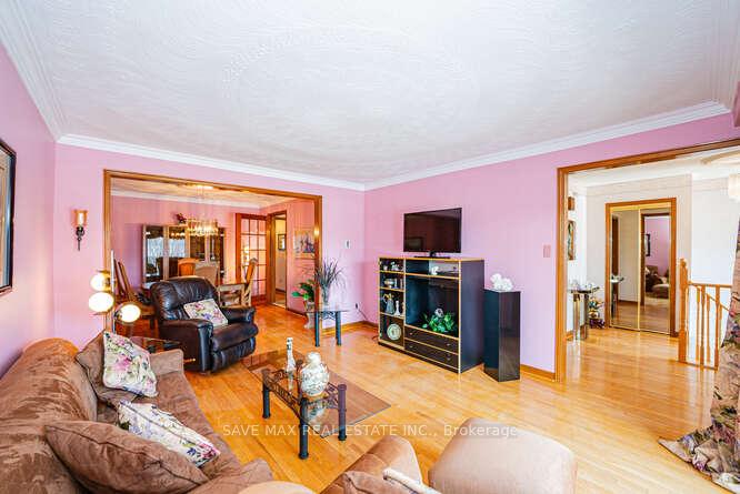 Photo 3 of 20 Bramhall Court, Brampton, Madoc — HOMEH
