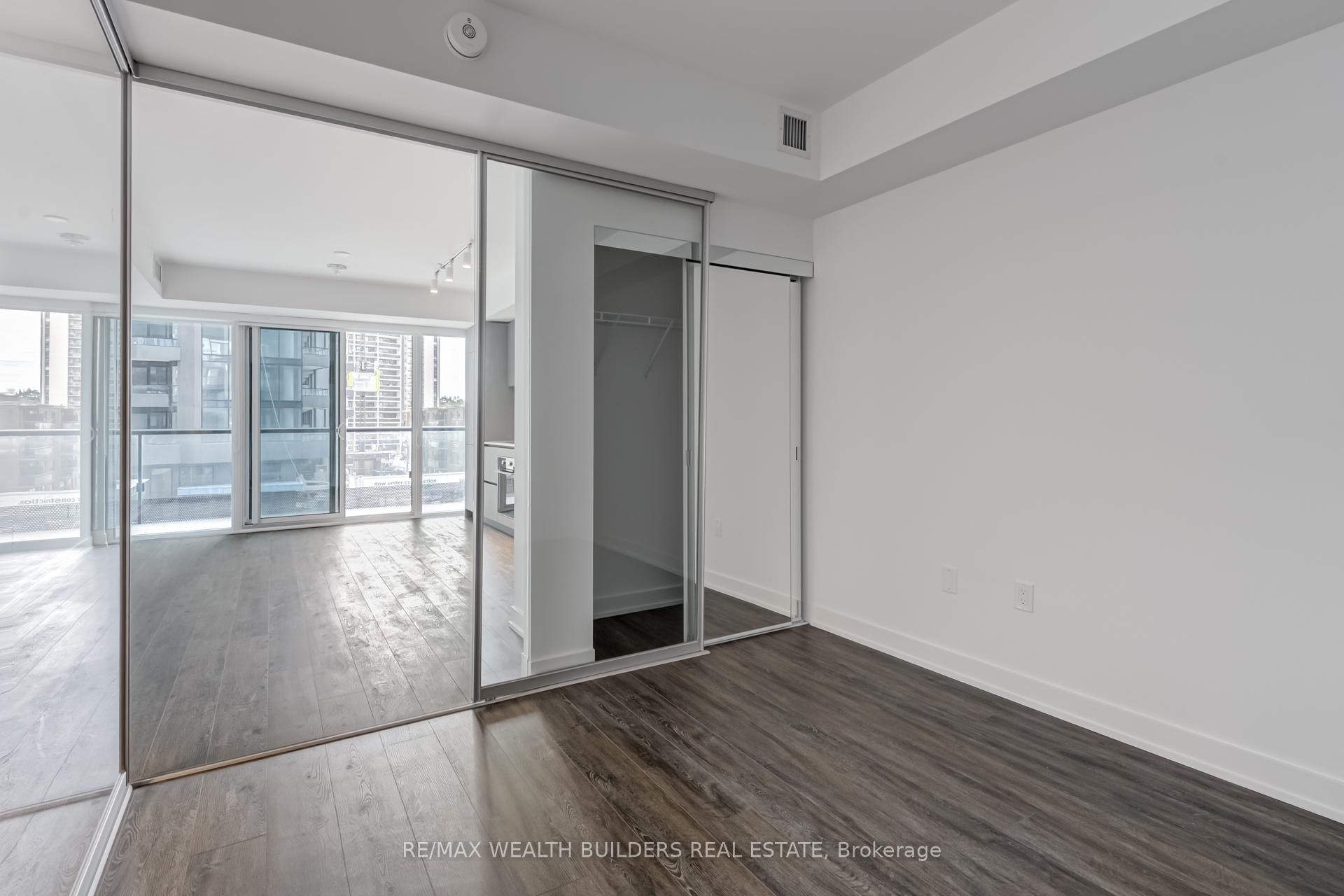 Photo 3 of Unit 305, 117 Broadway Avenue, Toronto, Mount Pleasant West — HOMEH