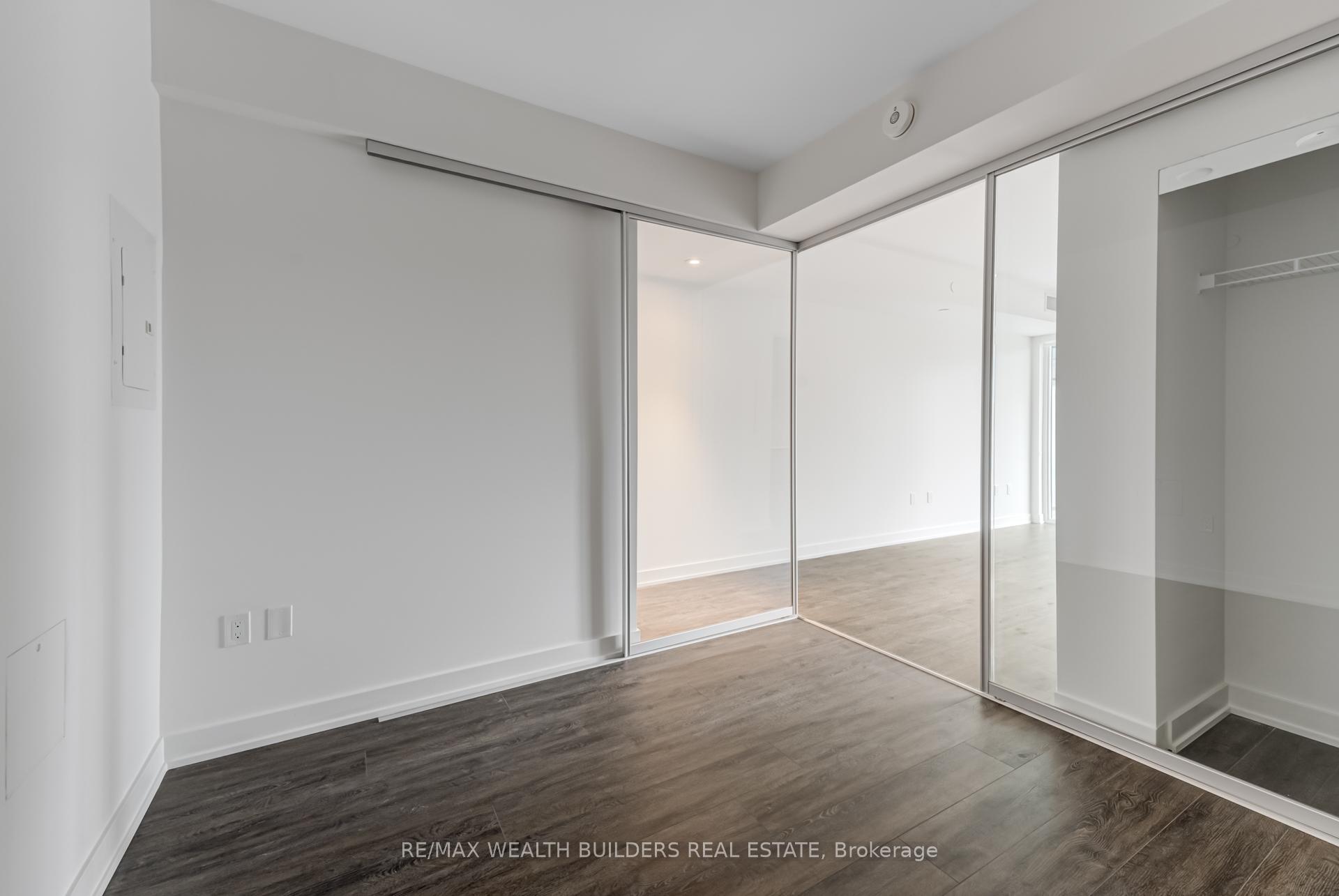 Photo 7 of Unit 305, 117 Broadway Avenue, Toronto, Mount Pleasant West — HOMEH