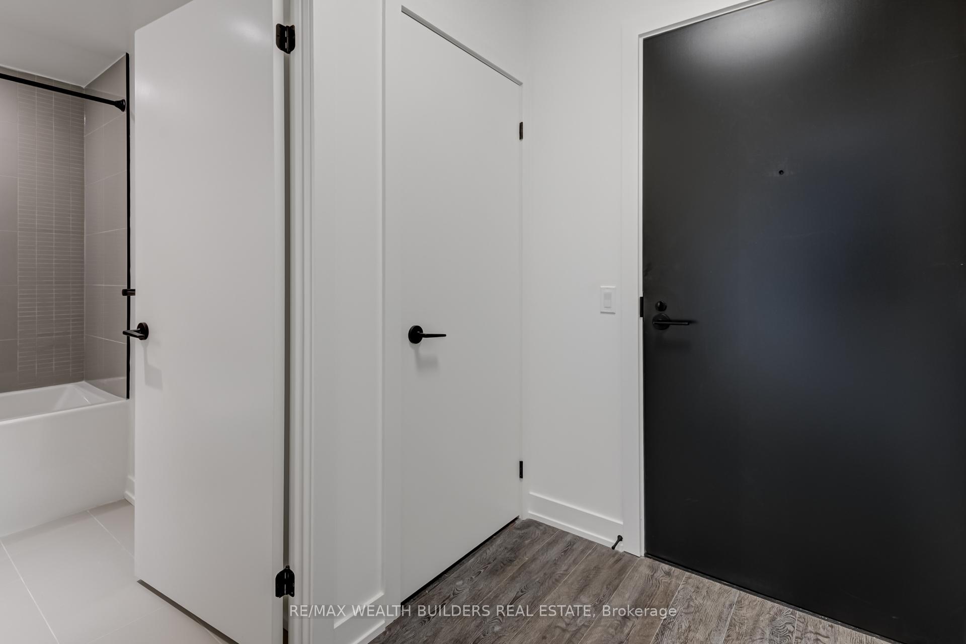 Photo 15 of Unit 305, 117 Broadway Avenue, Toronto, Mount Pleasant West — HOMEH